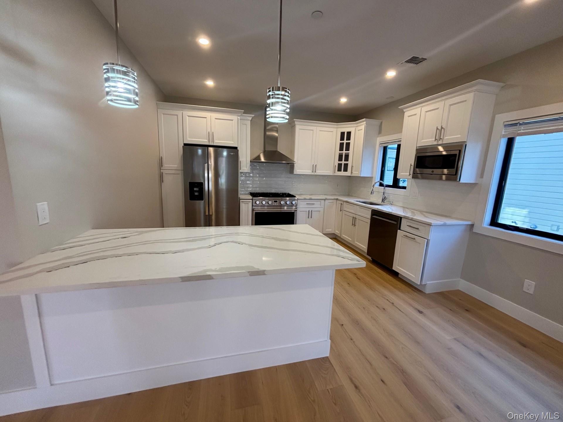 159 Harrison Avenue # D, Mineola, NY 11501