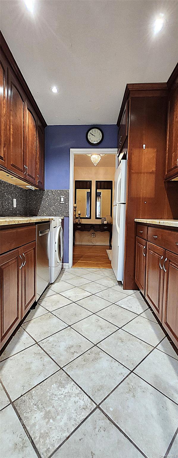 54 Lawrence Drive # A, White Plains, NY 10603