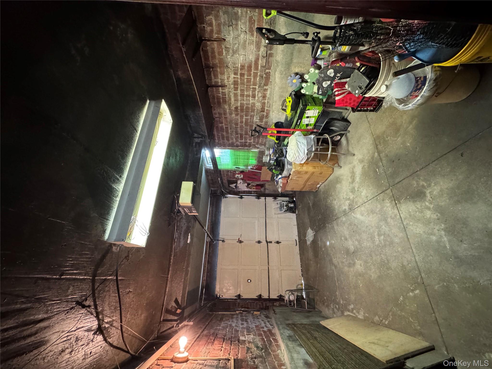 915 E 222nd Street, Bronx, NY 10469