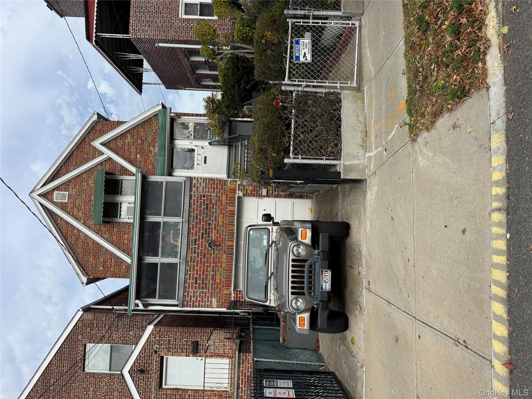 915 E 222nd Street, Bronx, NY 10469