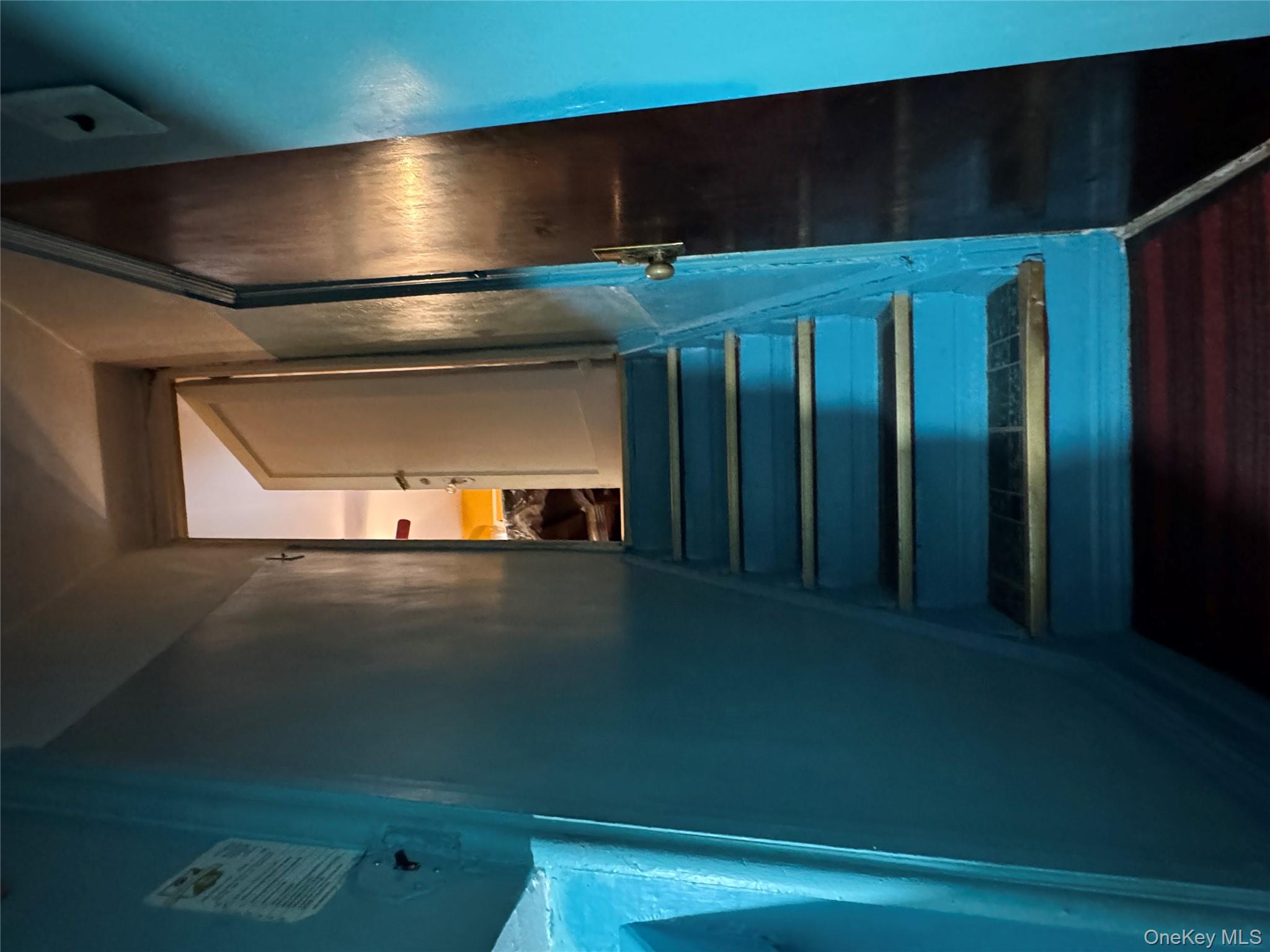 915 E 222nd Street, Bronx, NY 10469