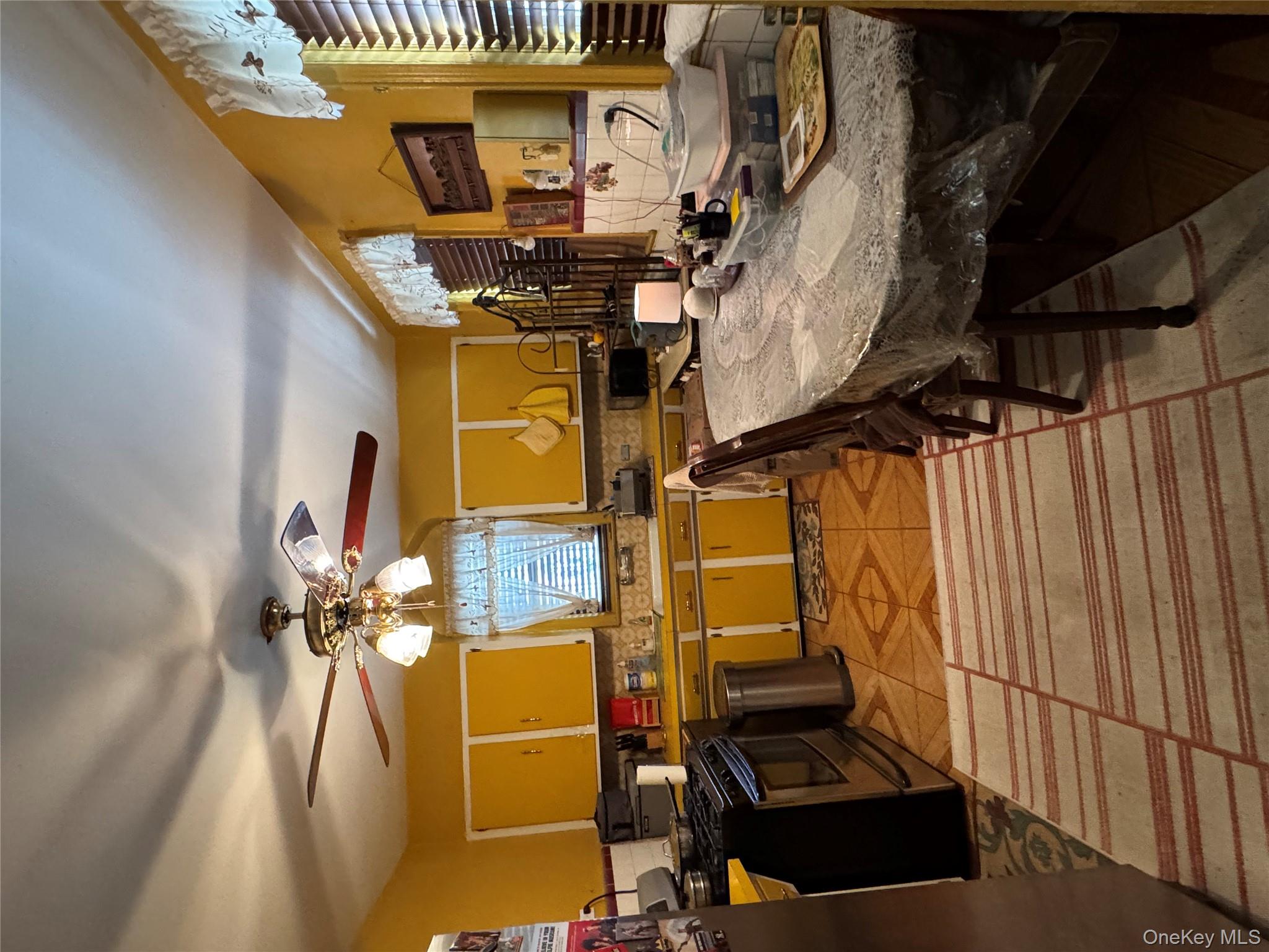 915 E 222nd Street, Bronx, NY 10469