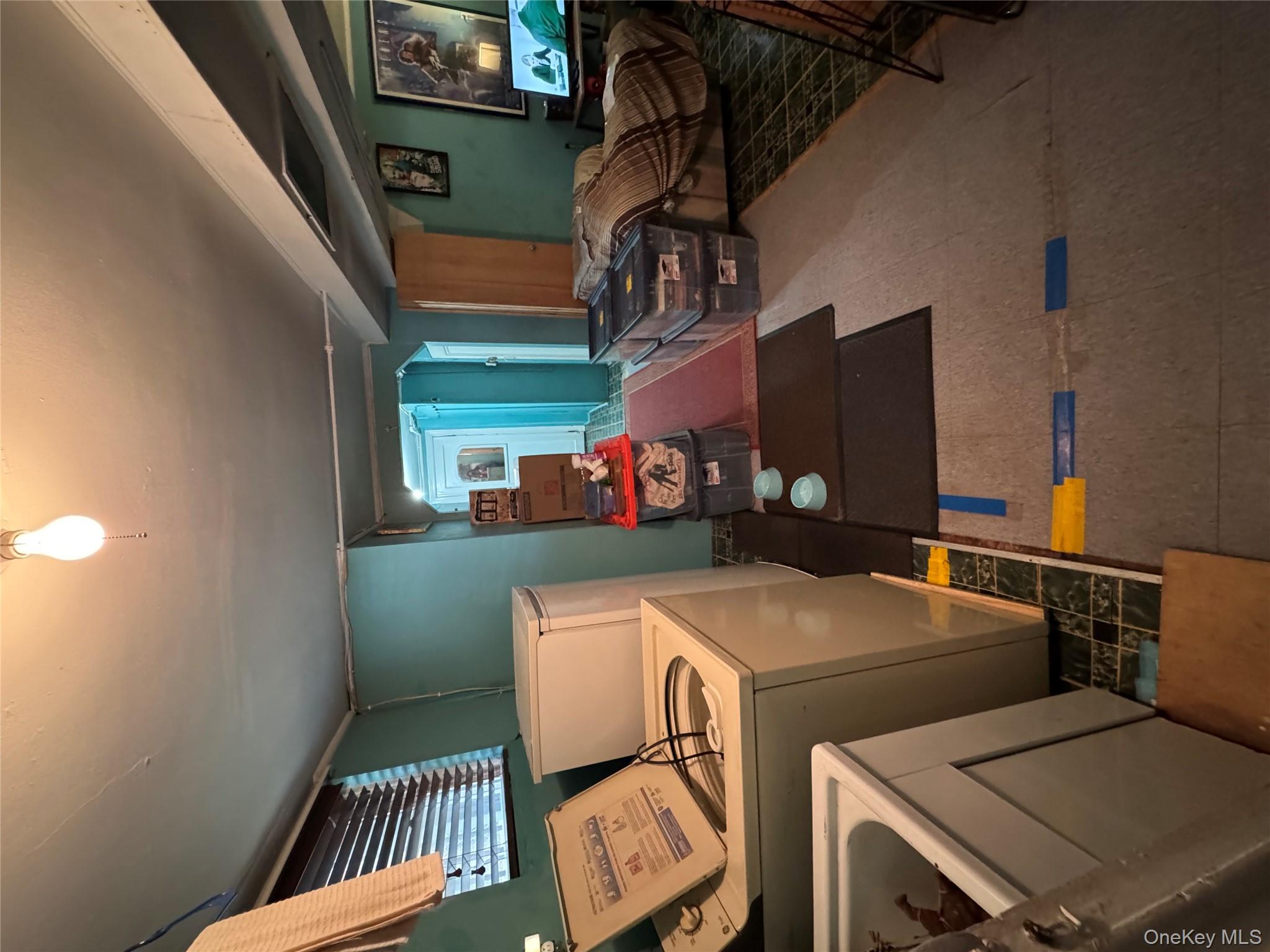 915 E 222nd Street, Bronx, NY 10469