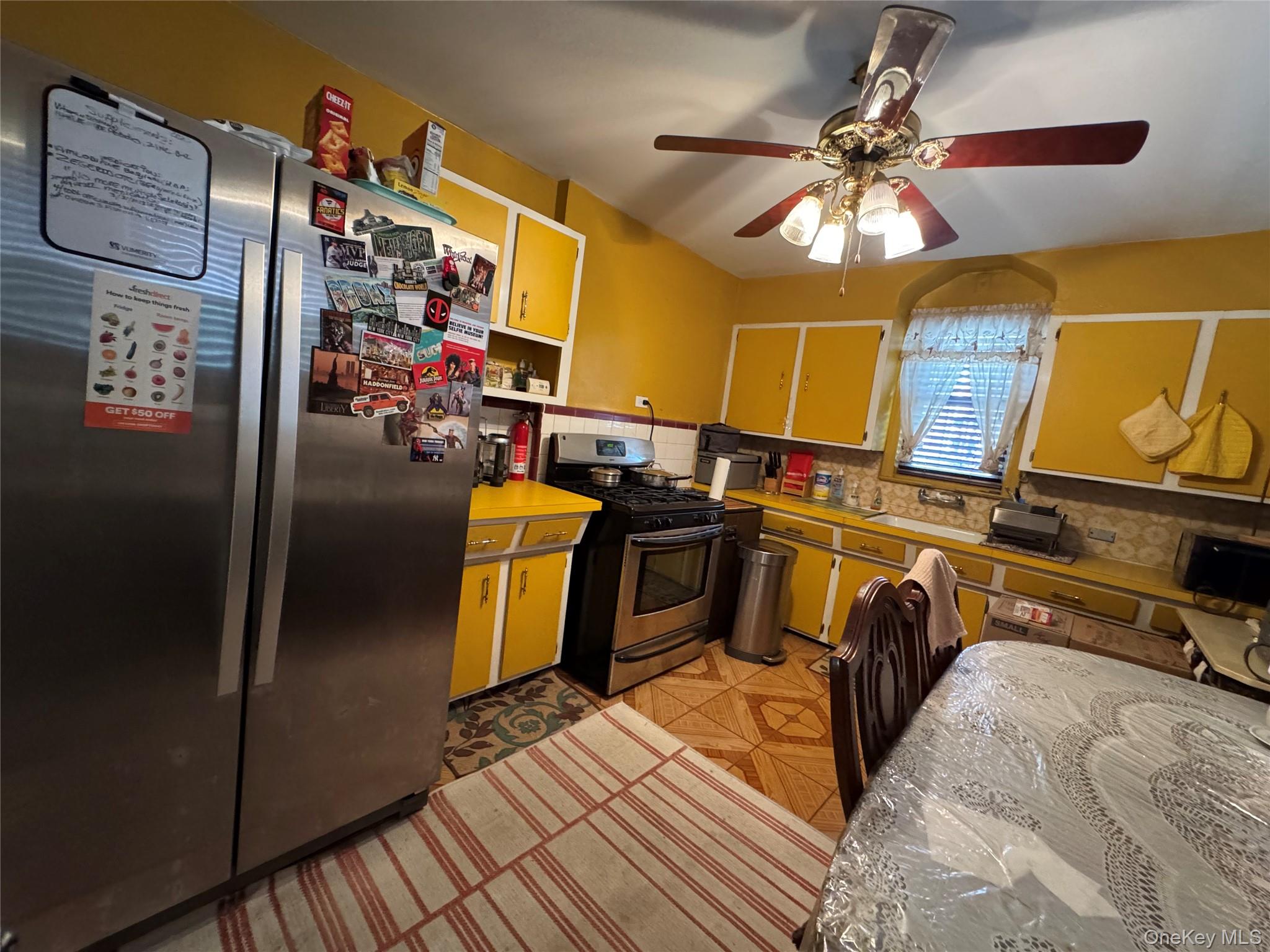 915 E 222nd Street, Bronx, NY 10469