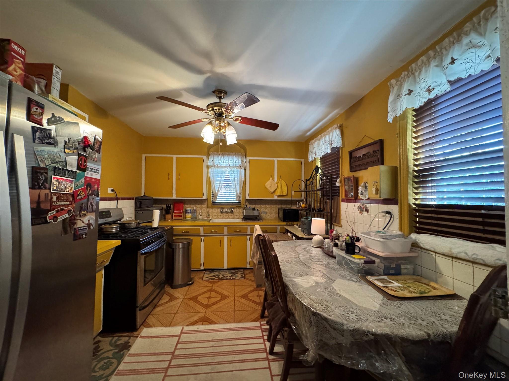 915 E 222nd Street, Bronx, NY 10469