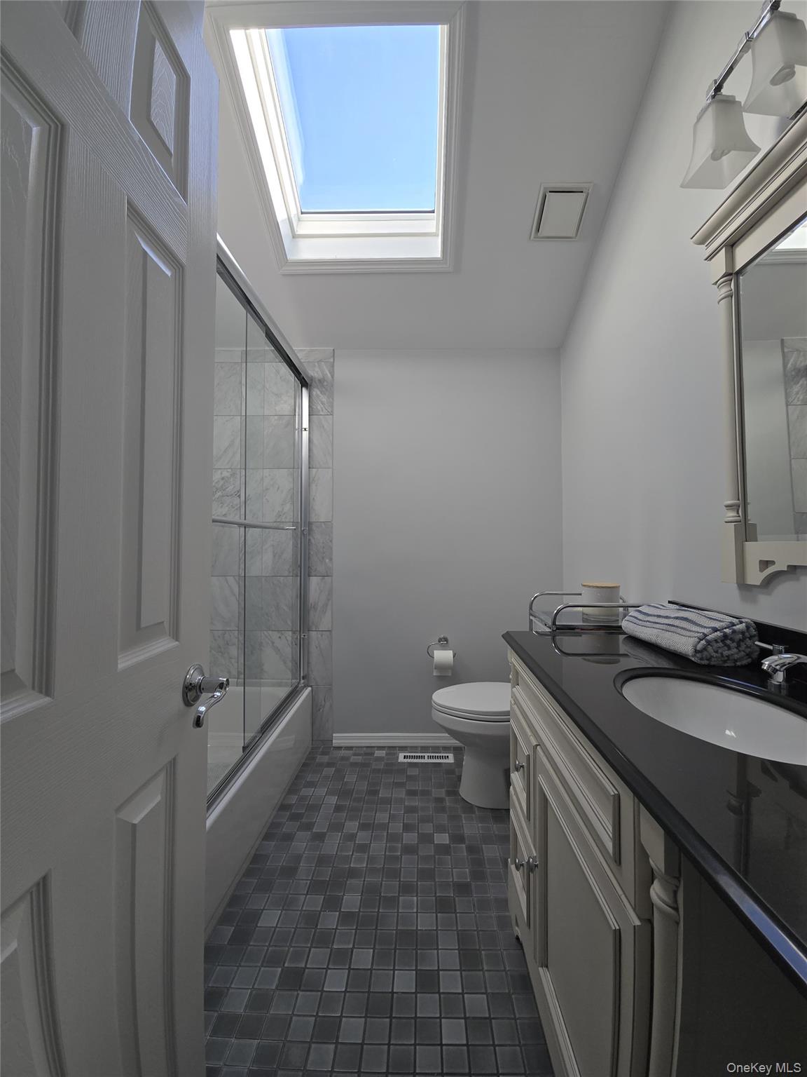 5 Field Lane, Miller Place, NY 11764