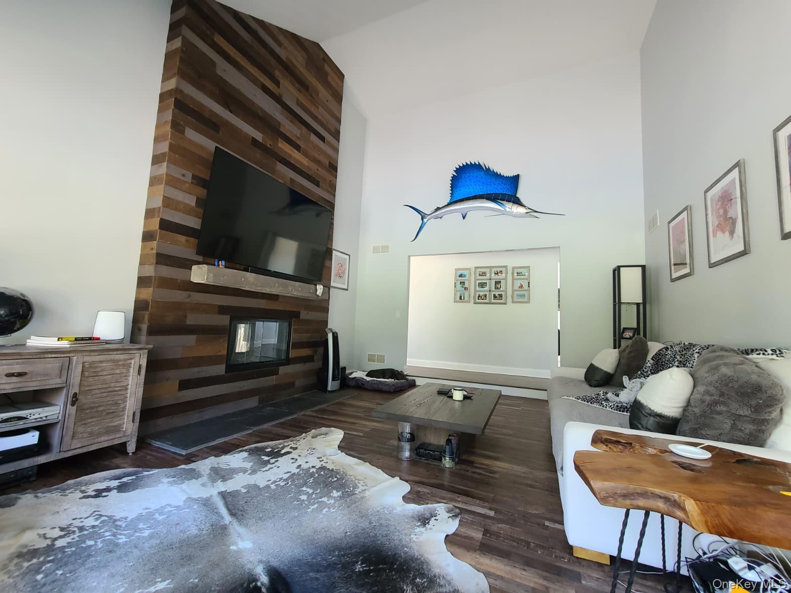 5 Field Lane, Miller Place, NY 11764