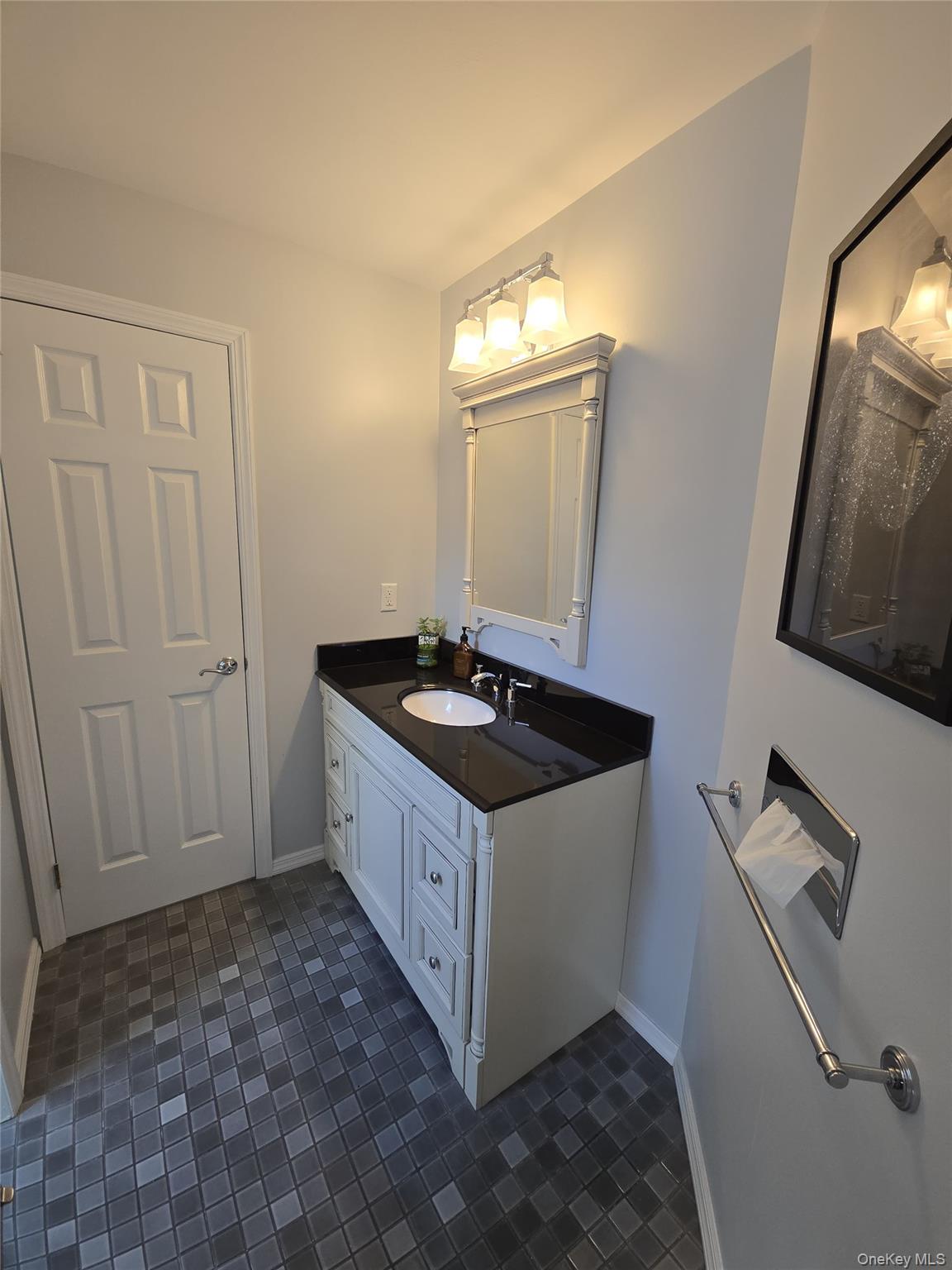 5 Field Lane, Miller Place, NY 11764