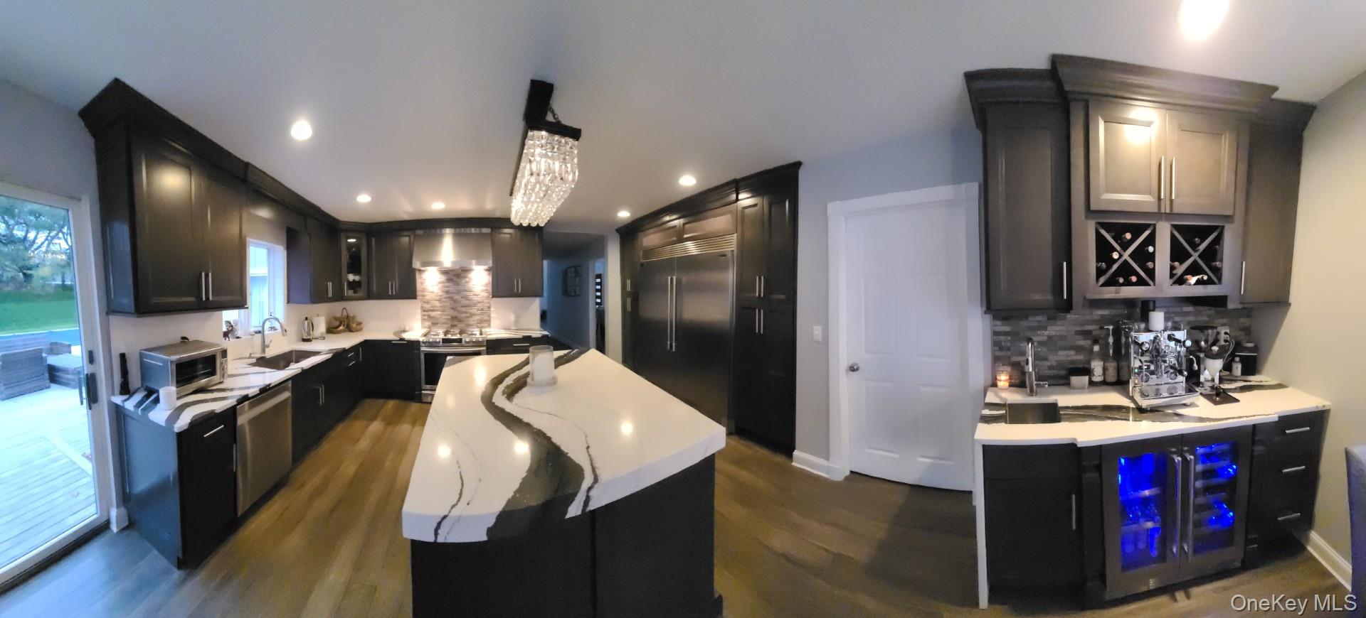 5 Field Lane, Miller Place, NY 11764