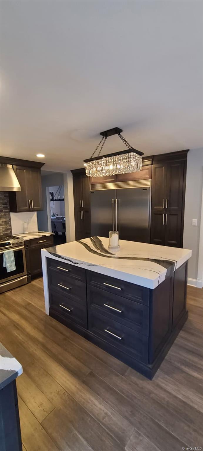 5 Field Lane, Miller Place, NY 11764