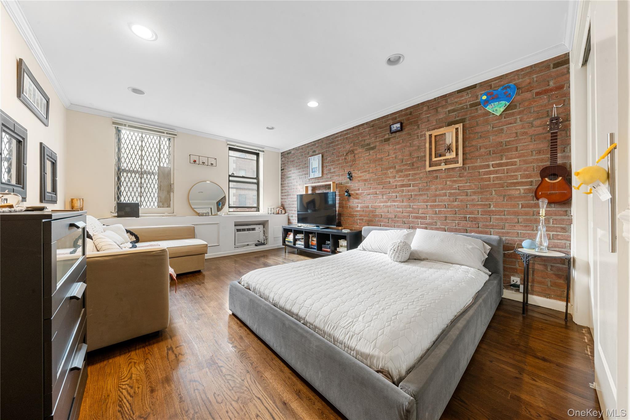215 E 77TH Street # 4D, New York (Manhattan), NY 10075