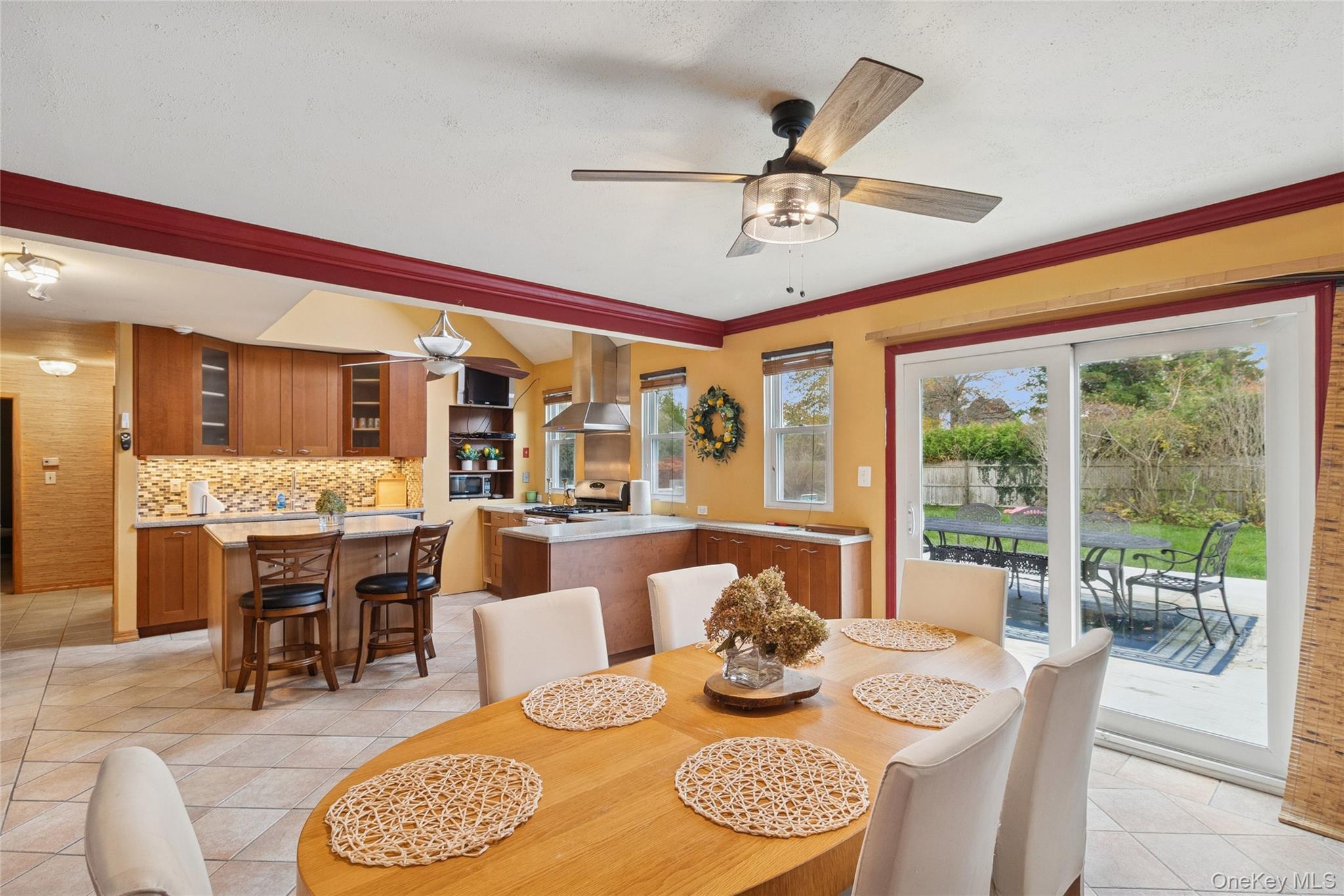 3 Meadowgrass Lane, Southampton, NY 11968