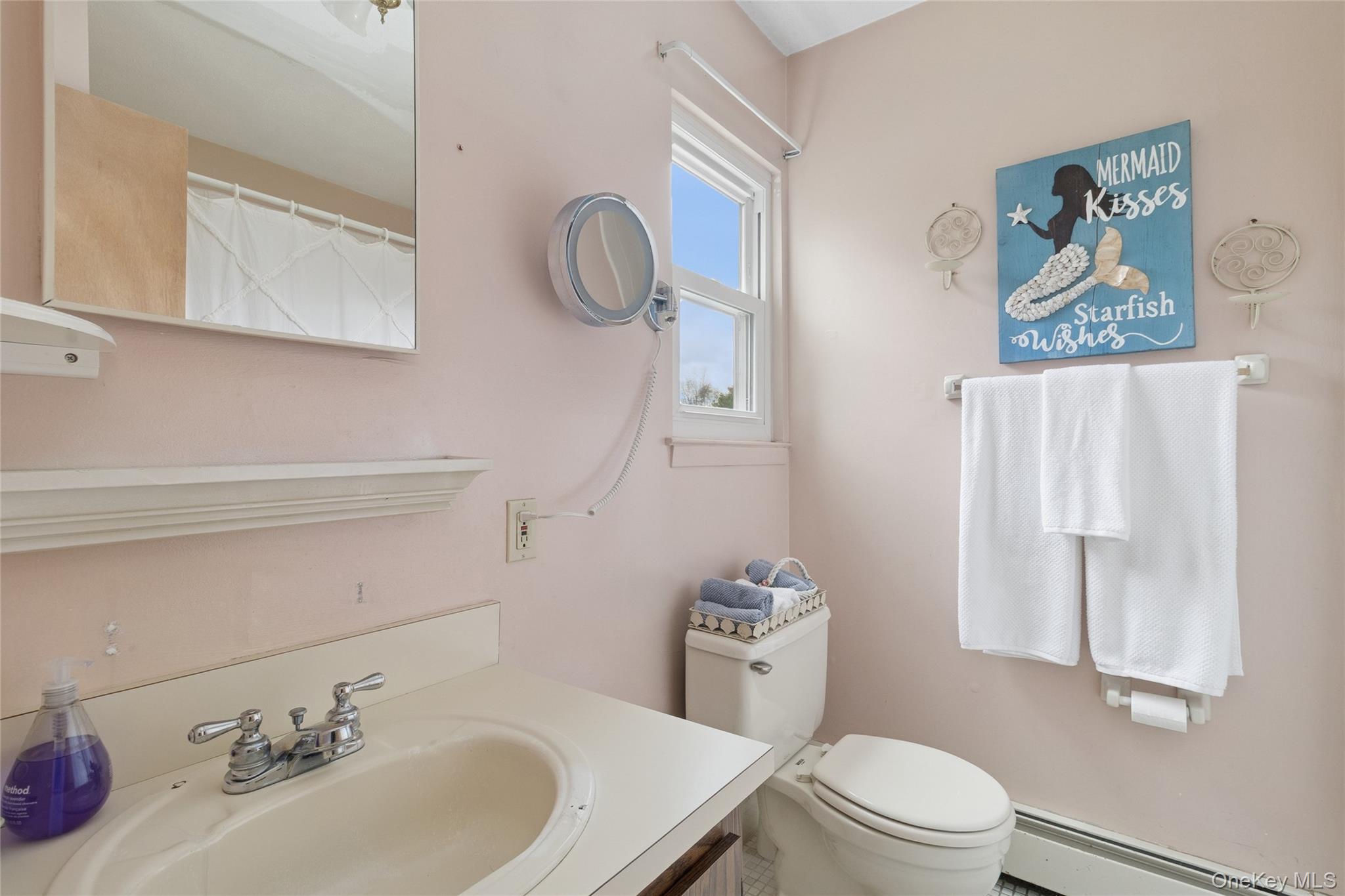 3 Meadowgrass Lane, Southampton, NY 11968