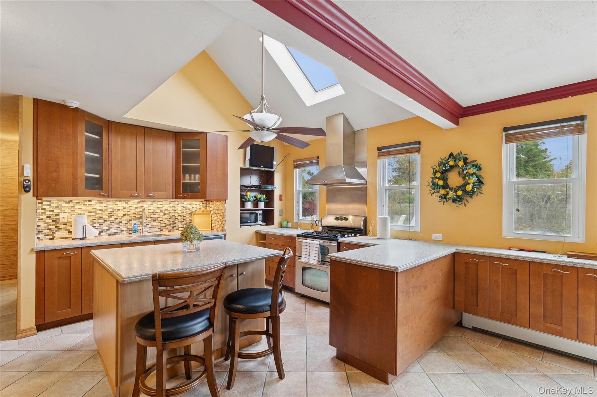 3 Meadowgrass Lane, Southampton, NY 11968