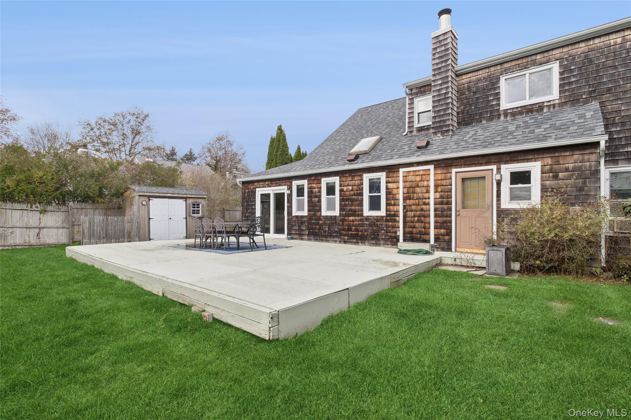 3 Meadowgrass Lane, Southampton, NY 11968