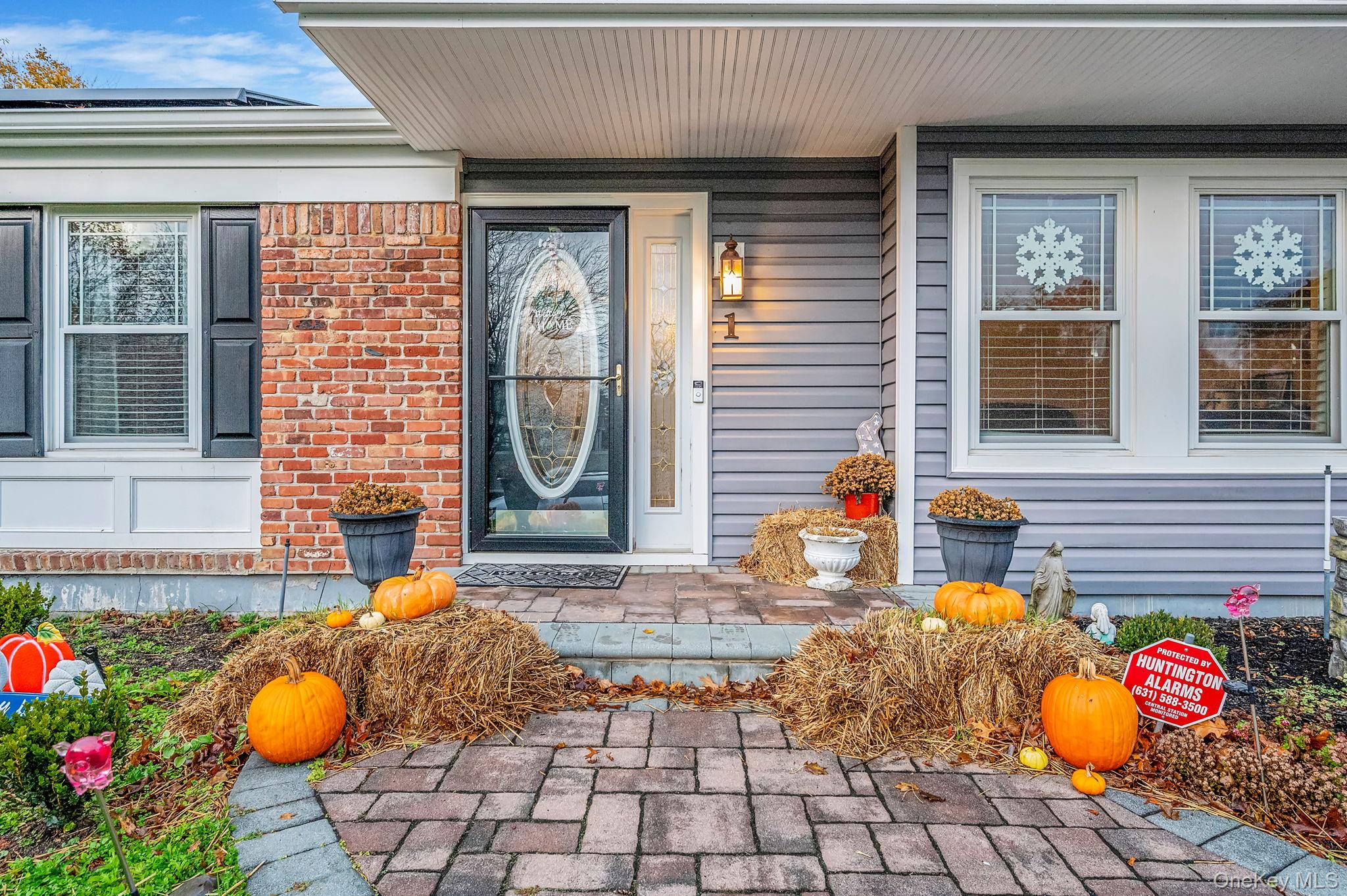 1 Fuller Drive, Ridge, NY 11961