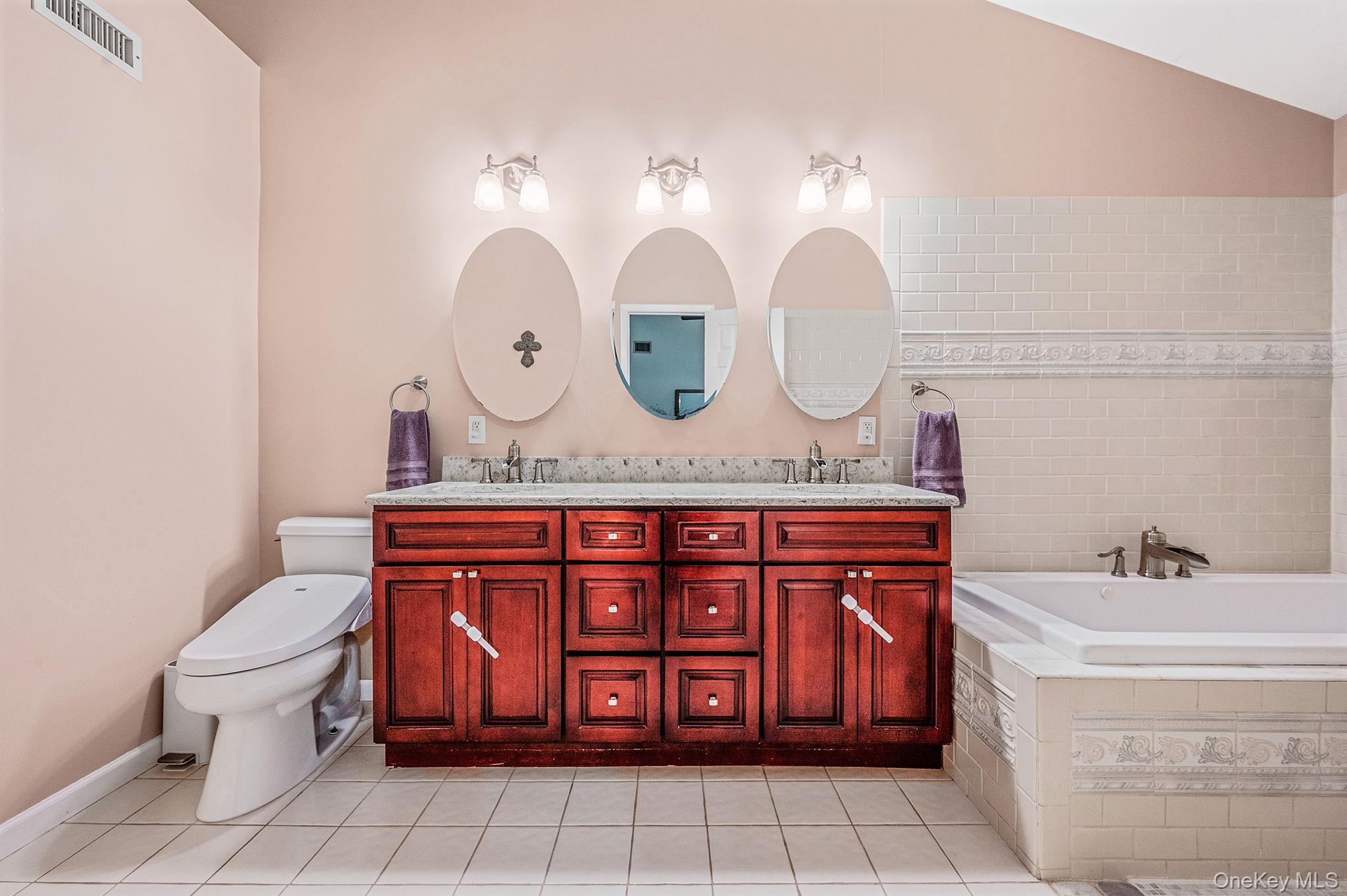 1 Fuller Drive, Ridge, NY 11961