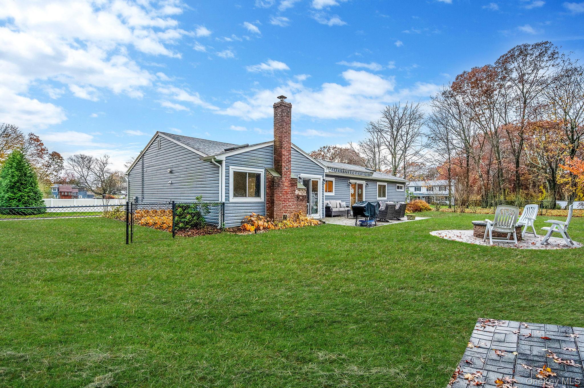 1 Fuller Drive, Ridge, NY 11961