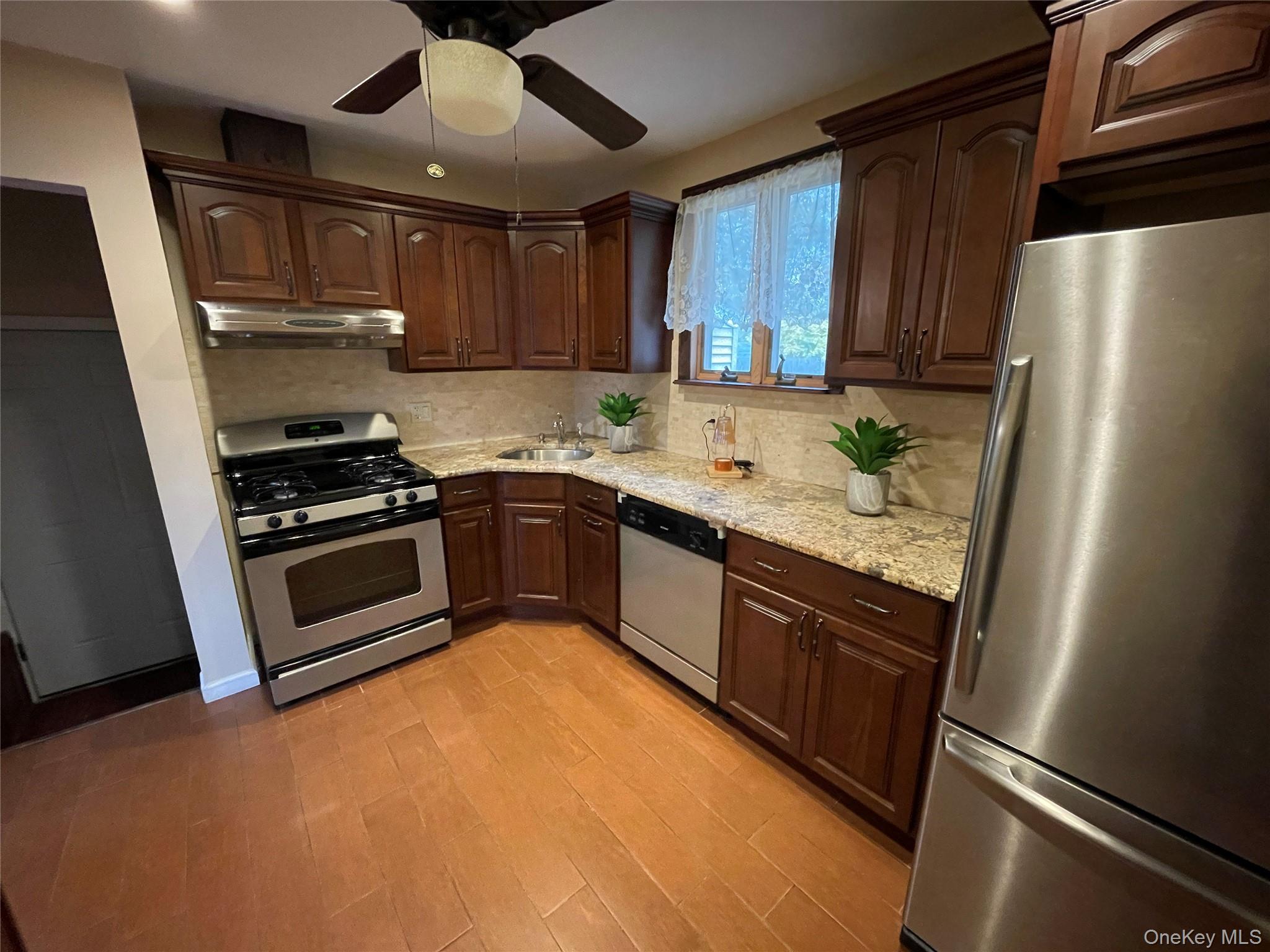 335 Alfred Street, North Babylon, NY 11703