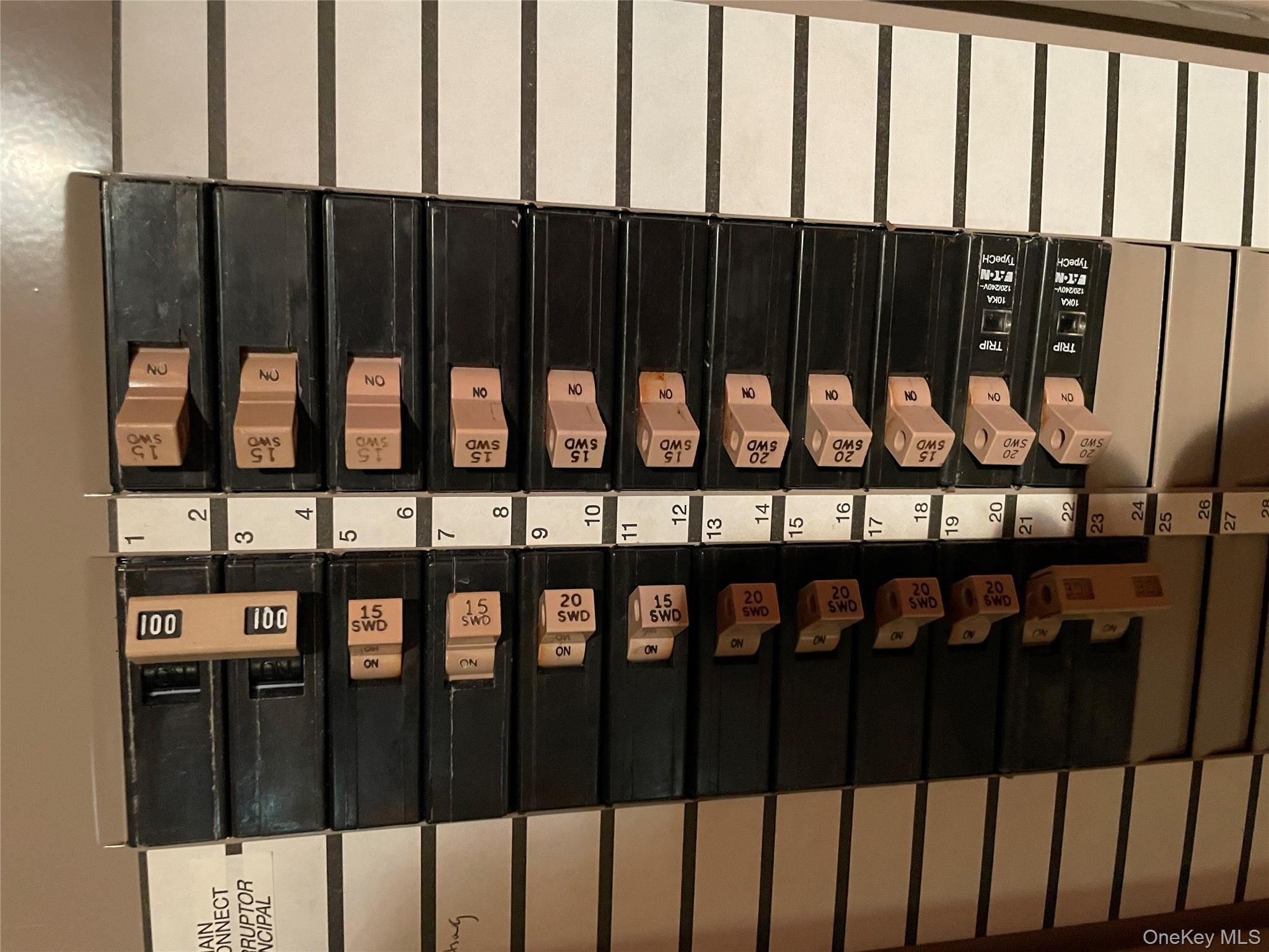 335 Alfred Street, North Babylon, NY 11703