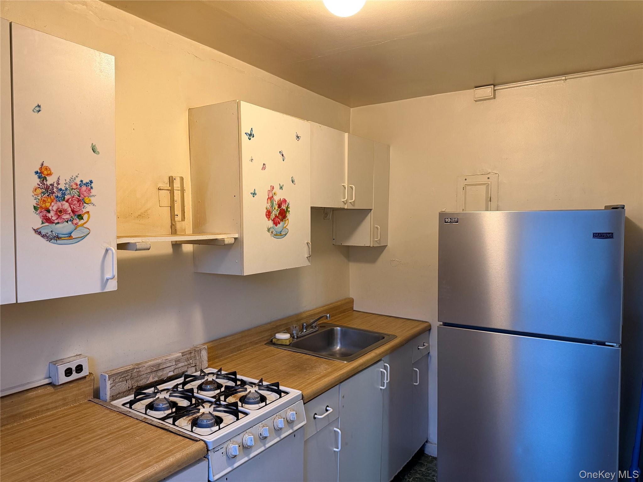 247-41 77th Crescent # B, Bellerose, NY 11426