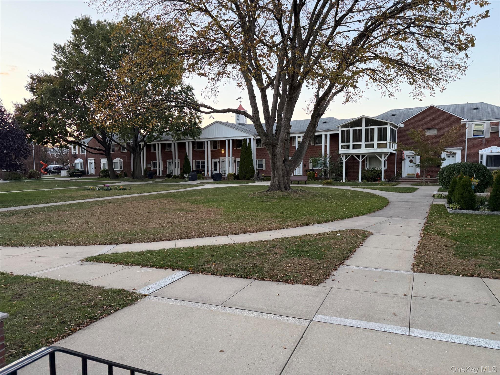 247-41 77th Crescent # B, Bellerose, NY 11426