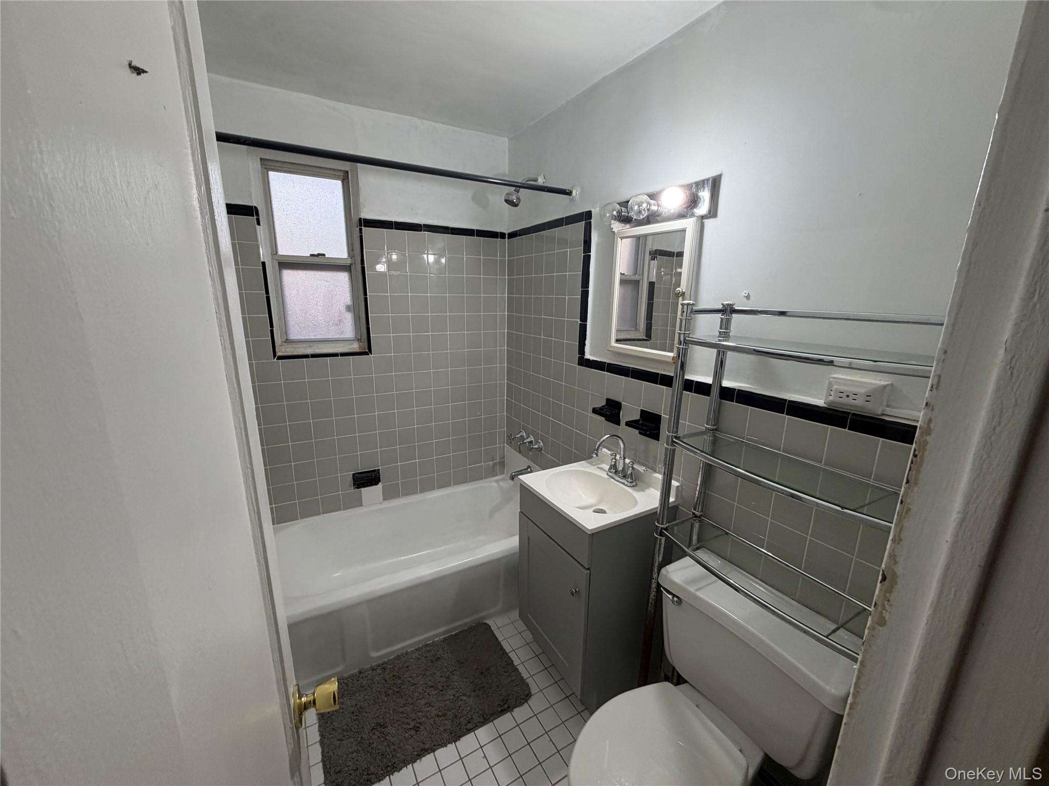 247-41 77th Crescent # B, Bellerose, NY 11426