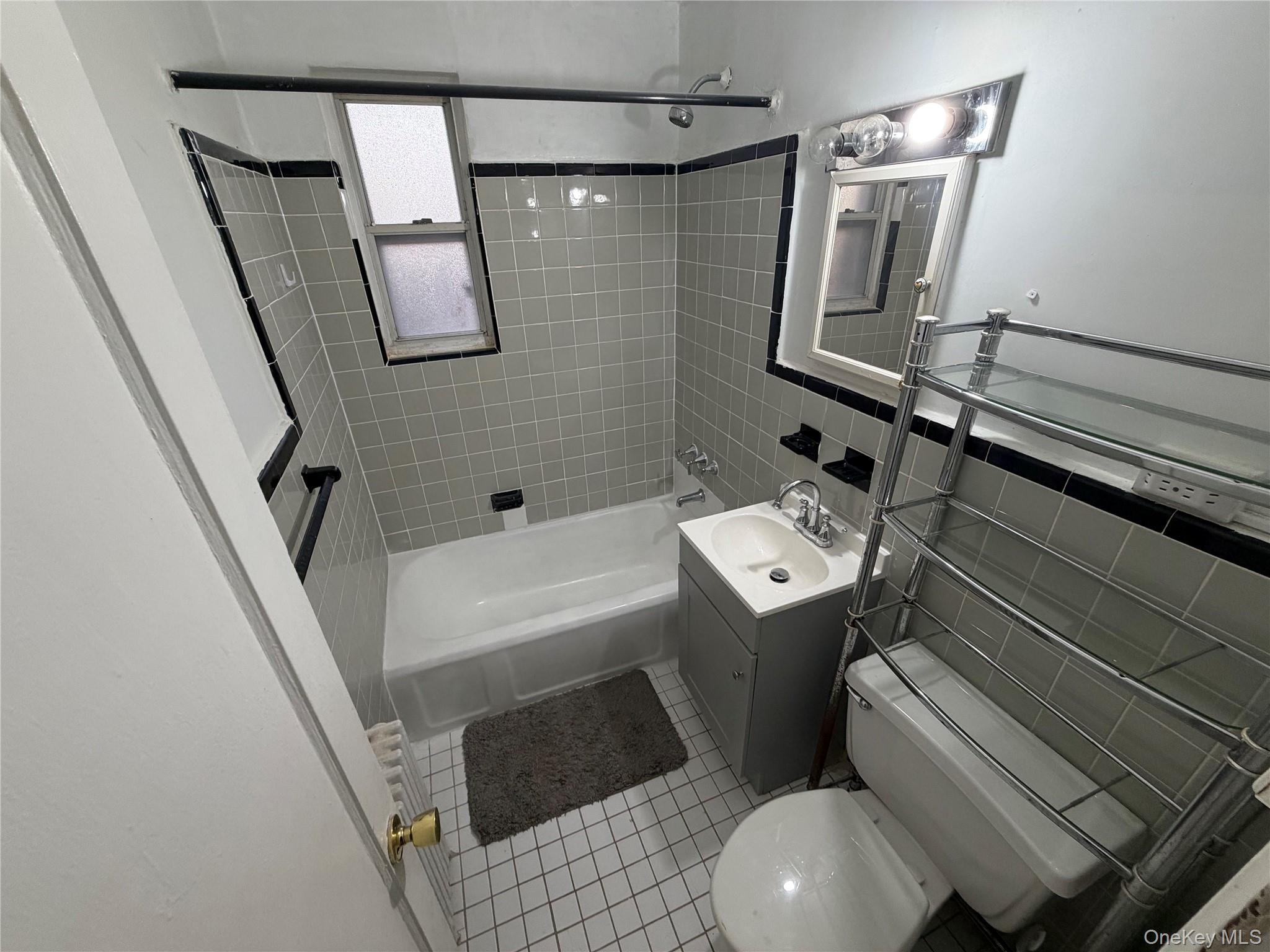 247-41 77th Crescent # B, Bellerose, NY 11426