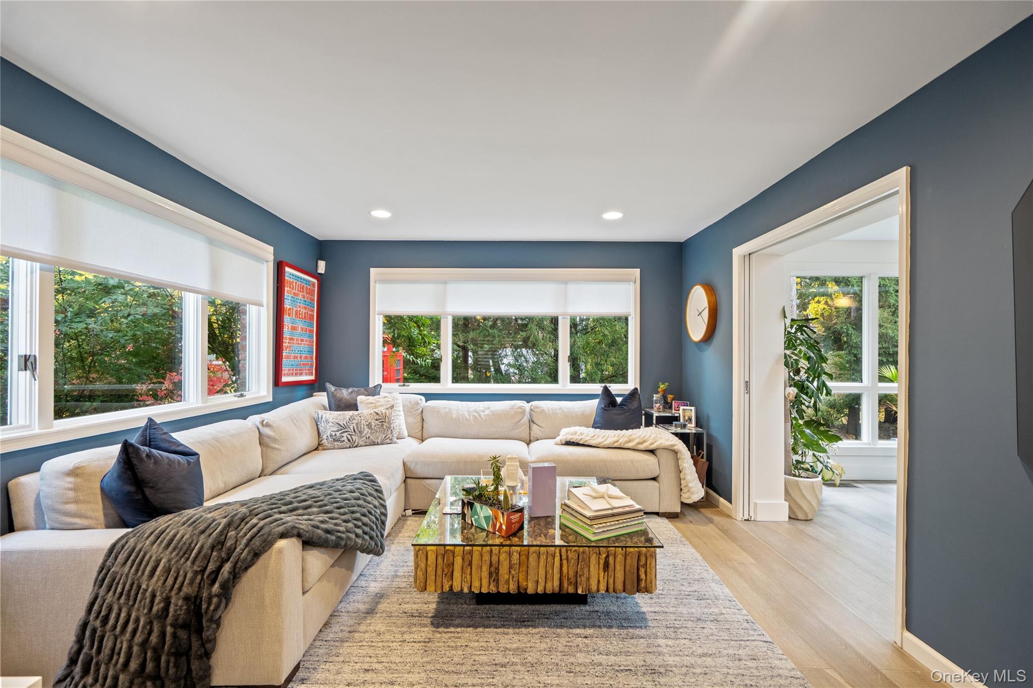 96 Oakdale Lane, East Hills, NY 11577