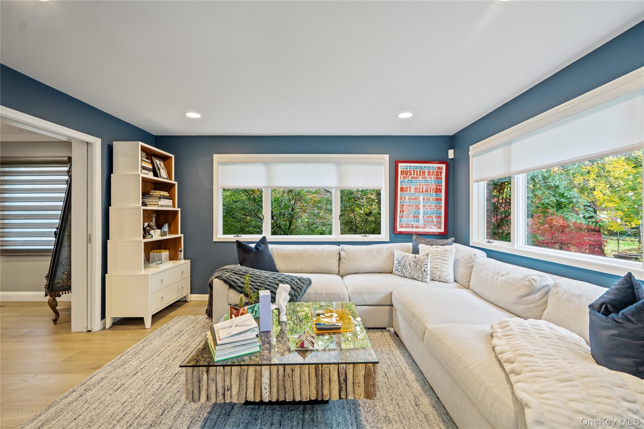 96 Oakdale Lane, East Hills, NY 11577