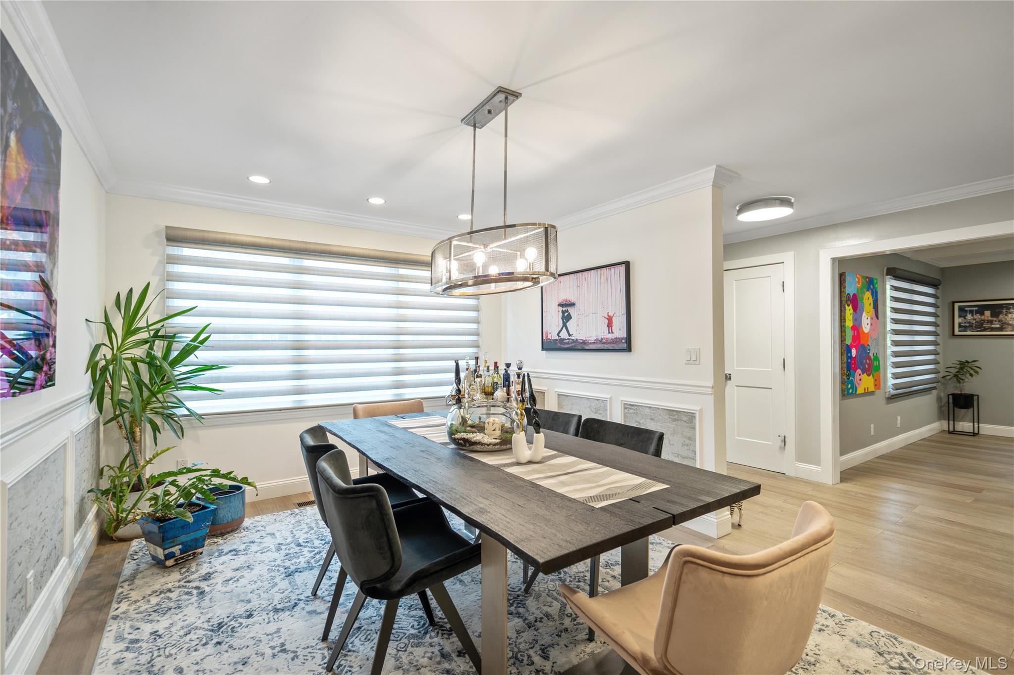 96 Oakdale Lane, East Hills, NY 11577