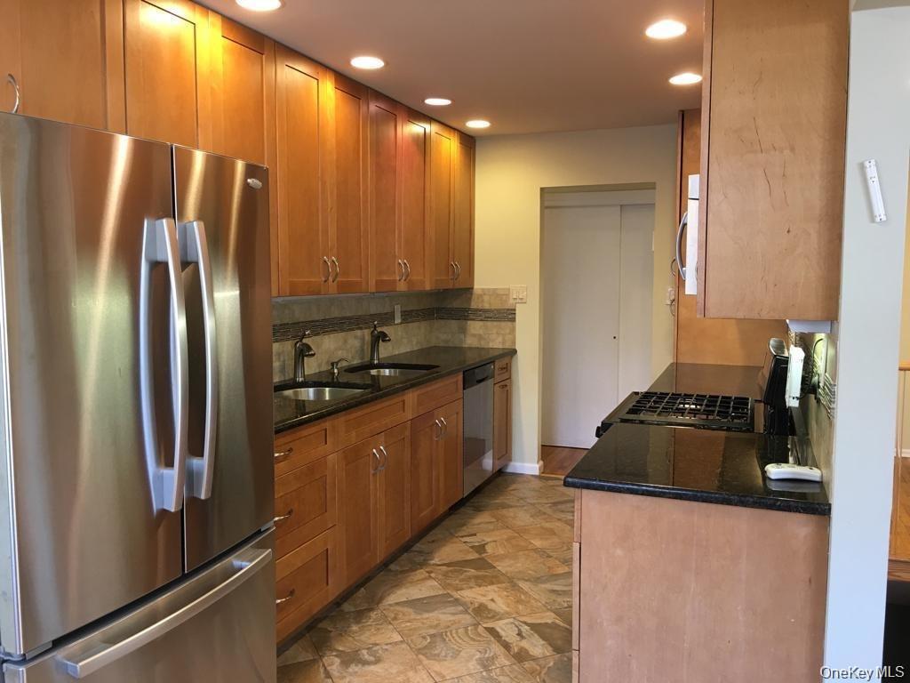 81 Kearsing Parkway # B, Spring Valley, NY 10952