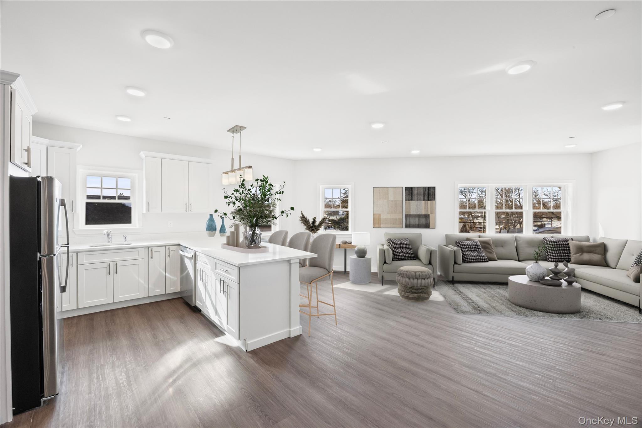 227 4th Avenue # 211J, Bay Shore, NY 11706