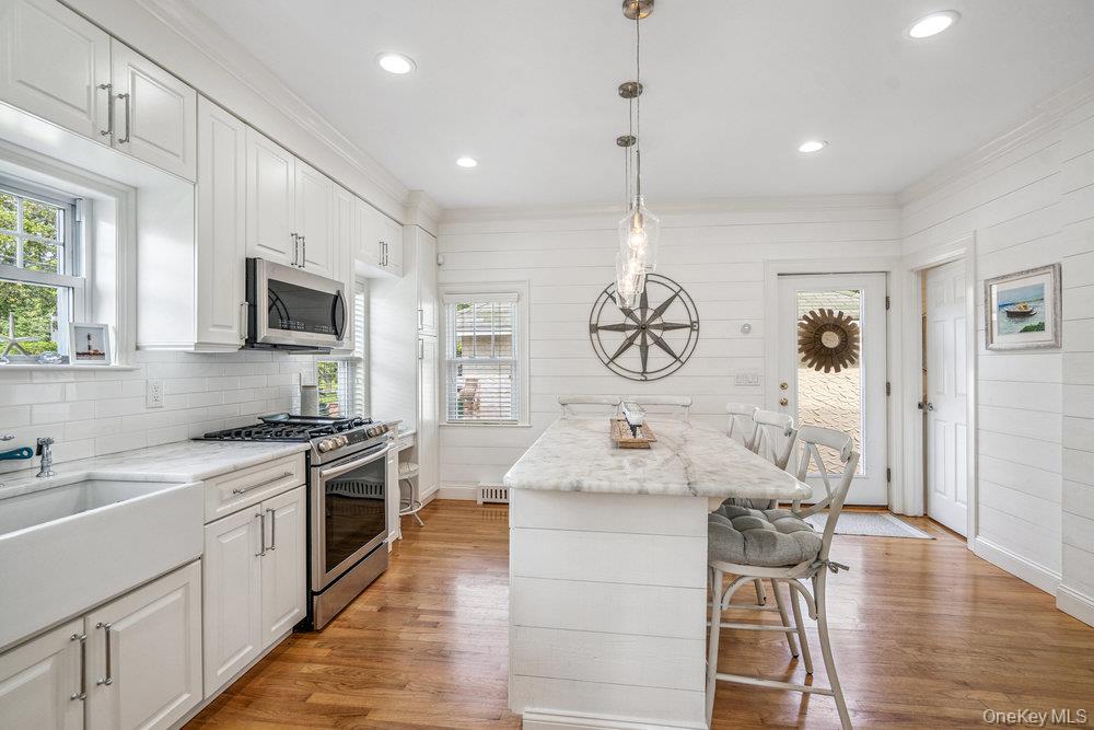 1 Bayview Avenue, Islip, NY 11751