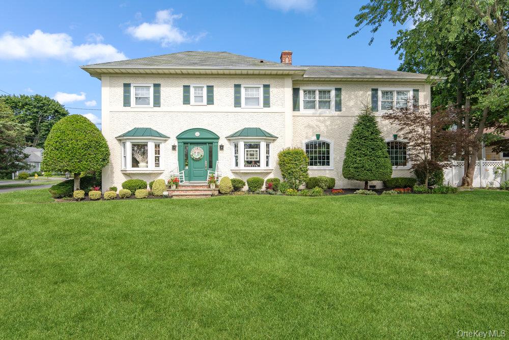 1 Bayview Avenue, Islip, NY 11751