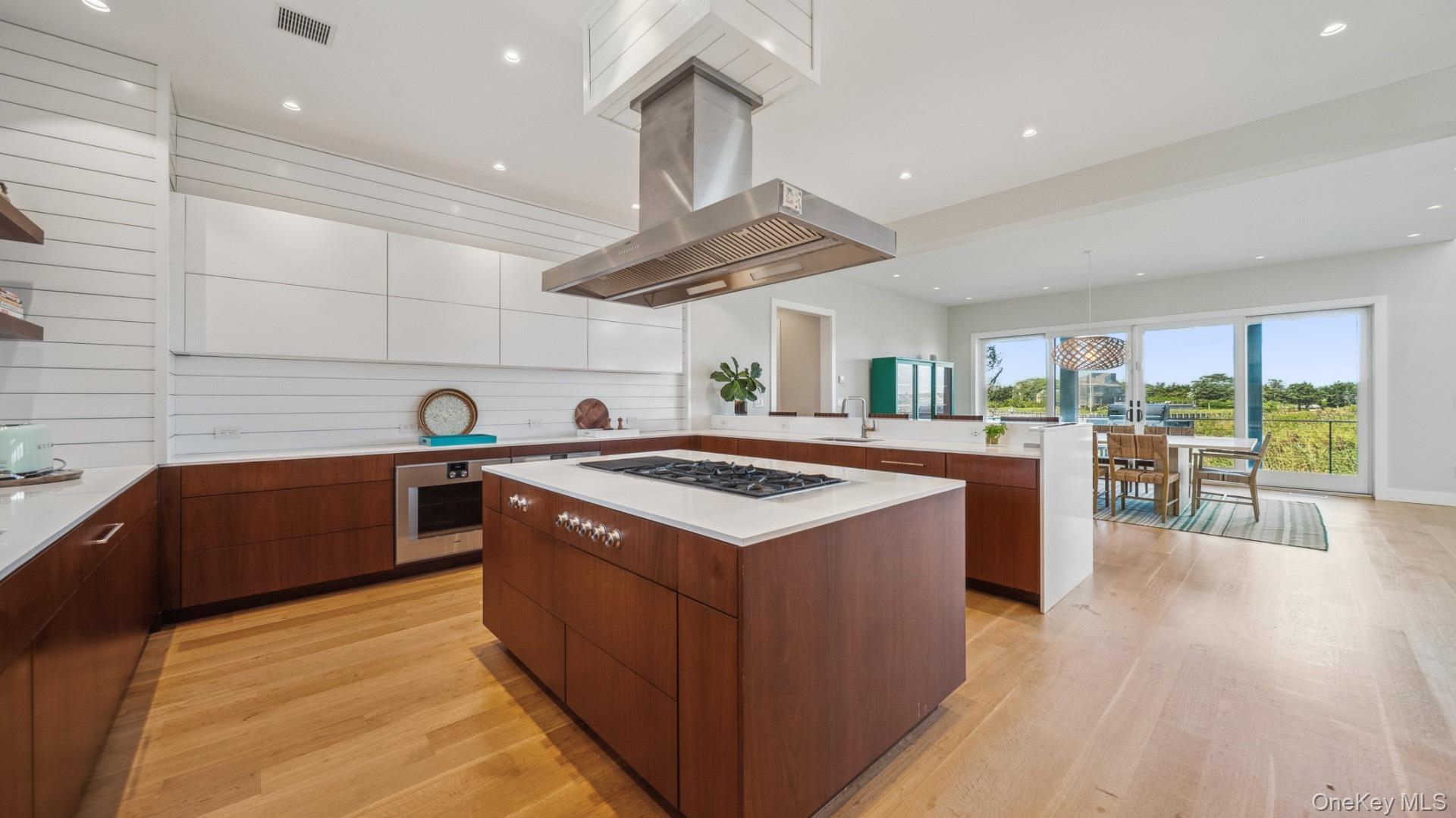 102 & 92 Dune Road, Westhampton Beach, NY 11978