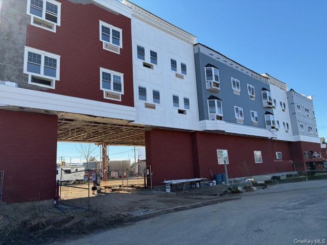 227 4th Avenue # 203C, Bay Shore, NY 11706