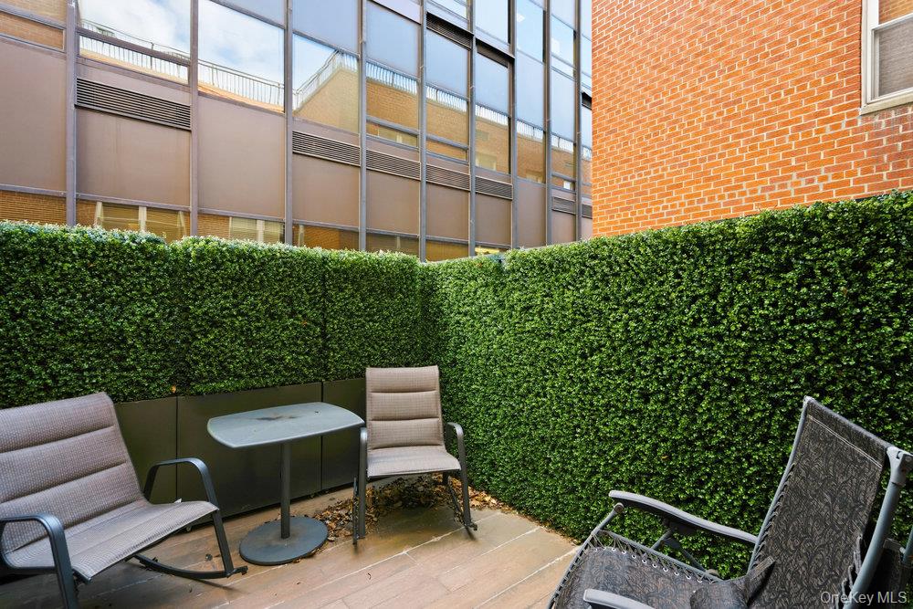 30 Stoner Avenue # 1S, Great Neck, NY 11021