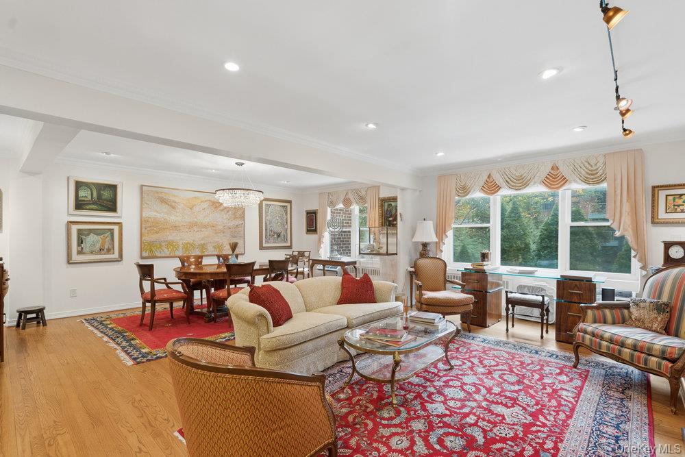 30 Stoner Avenue # 1S, Great Neck, NY 11021