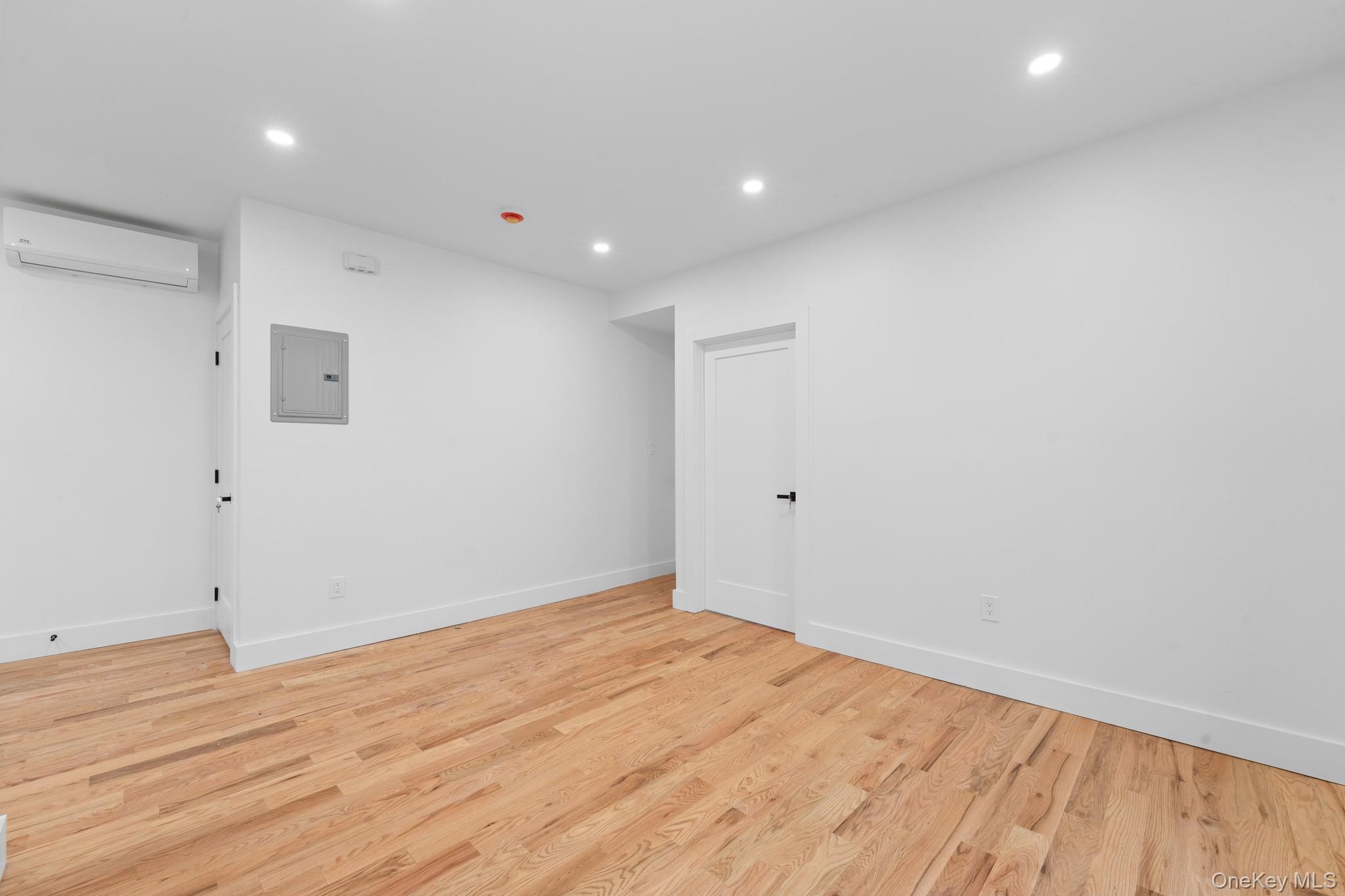 741 E 227th Street, Bronx, NY 10466