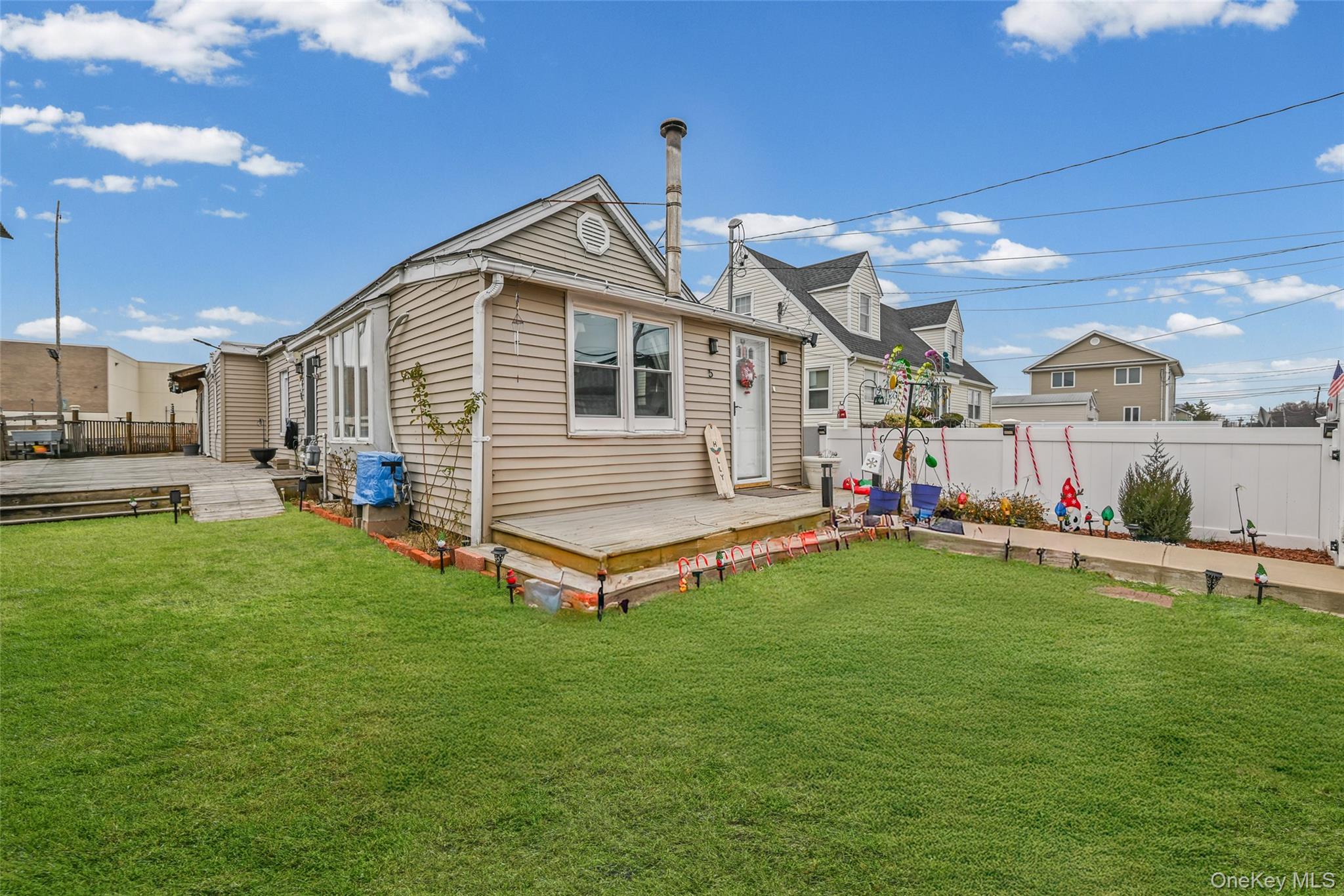 5 Chestnut Road, Inwood, NY 11096