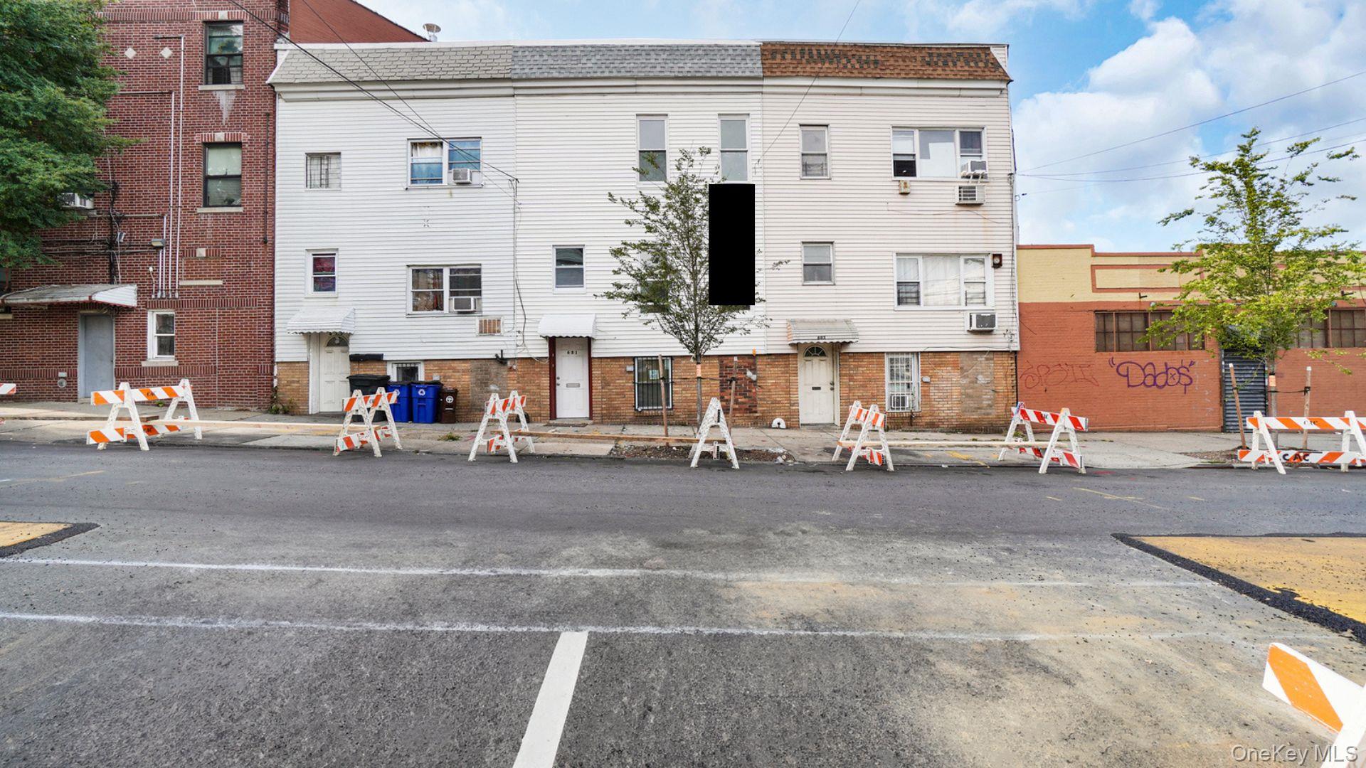 681 Rhinelander Avenue, Bronx, NY 10462