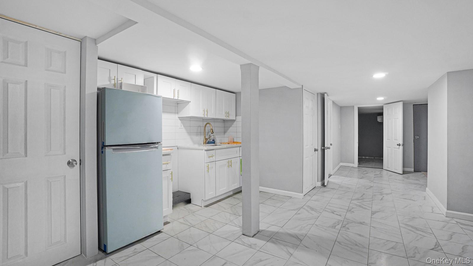 681 Rhinelander Avenue, Bronx, NY 10462