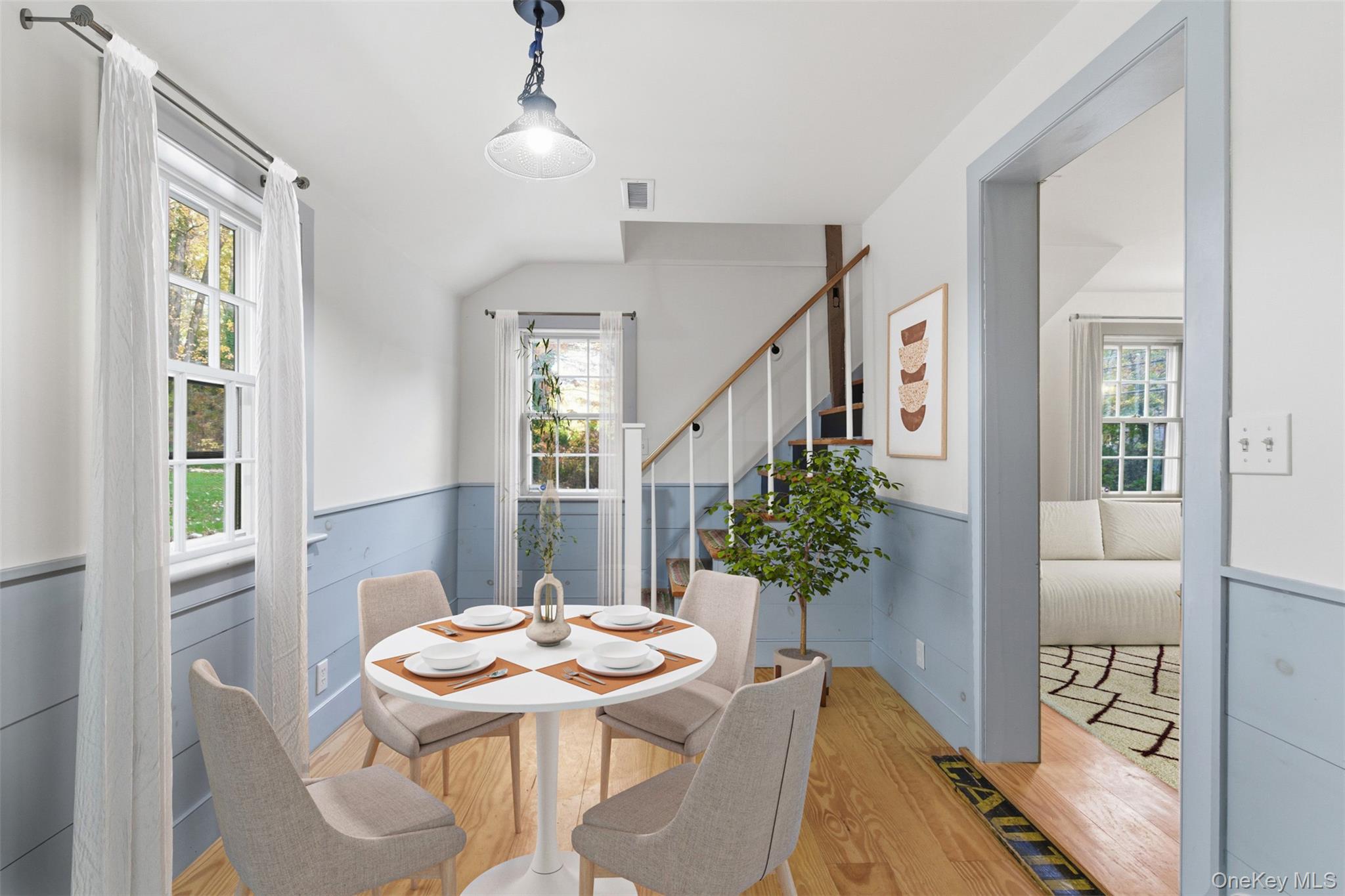 289 E Main Street, Centerport, NY 11721