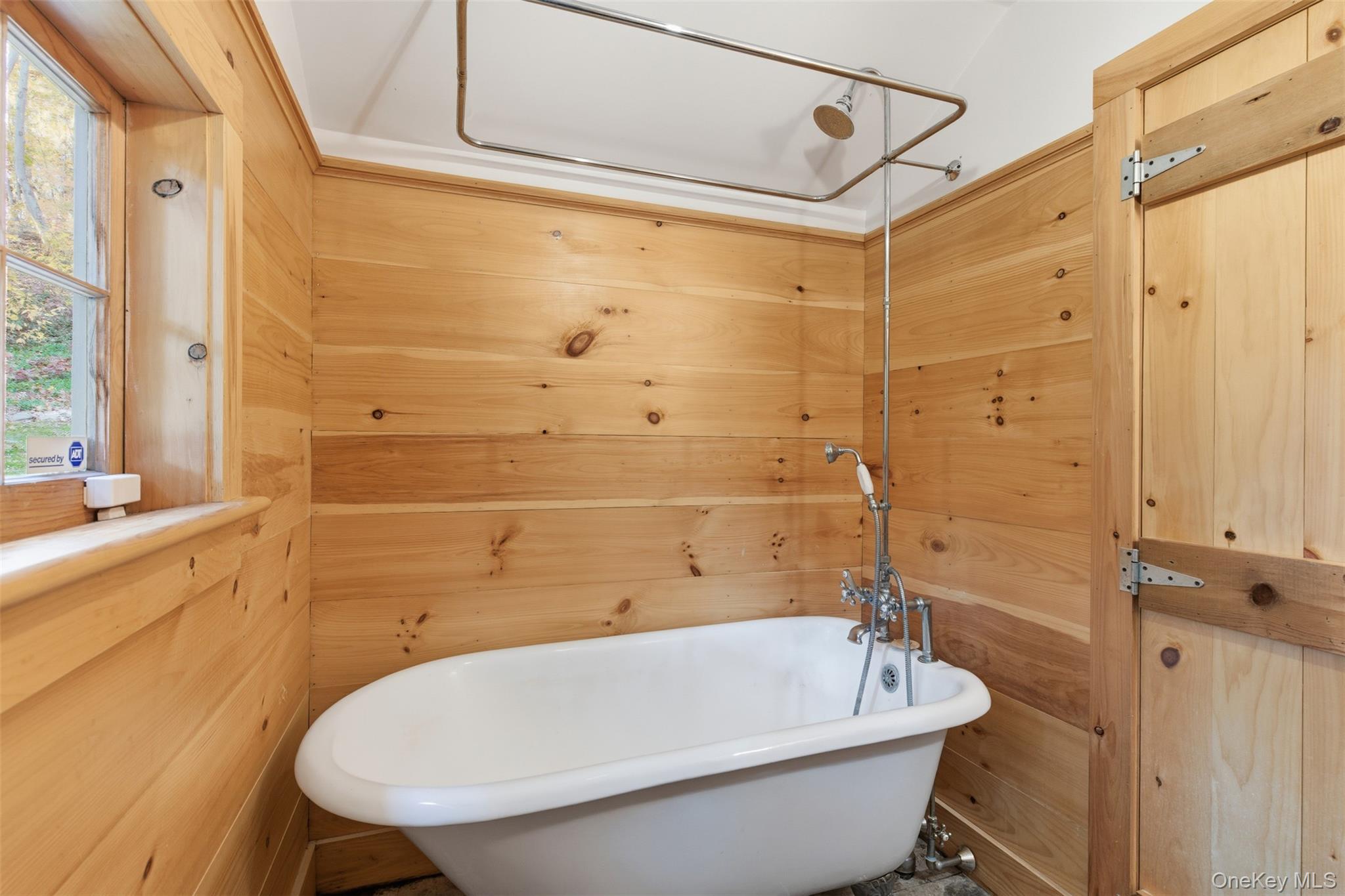 289 E Main Street, Centerport, NY 11721