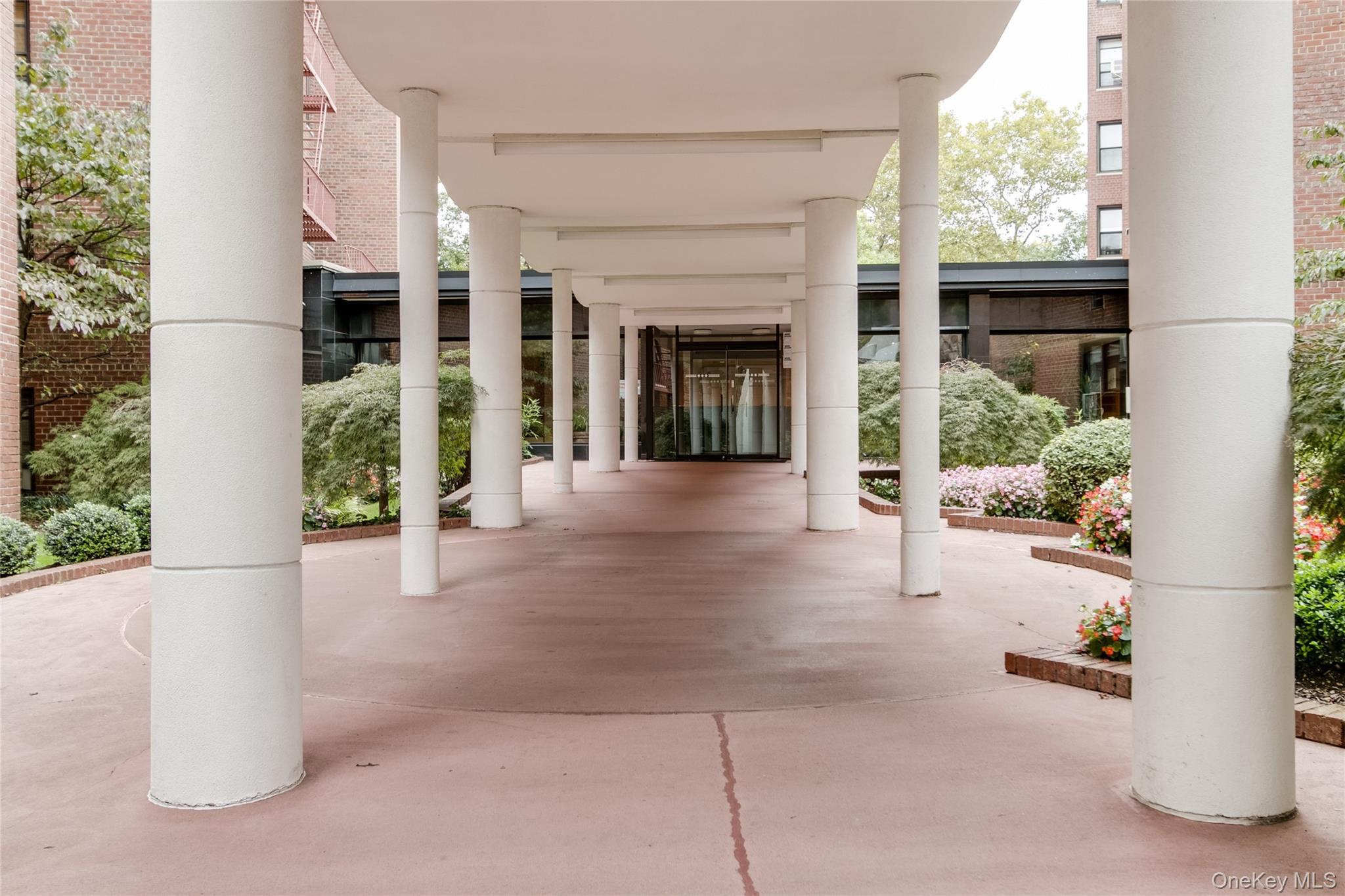 139-15 83 Ave # 305, Briarwood, NY 11435