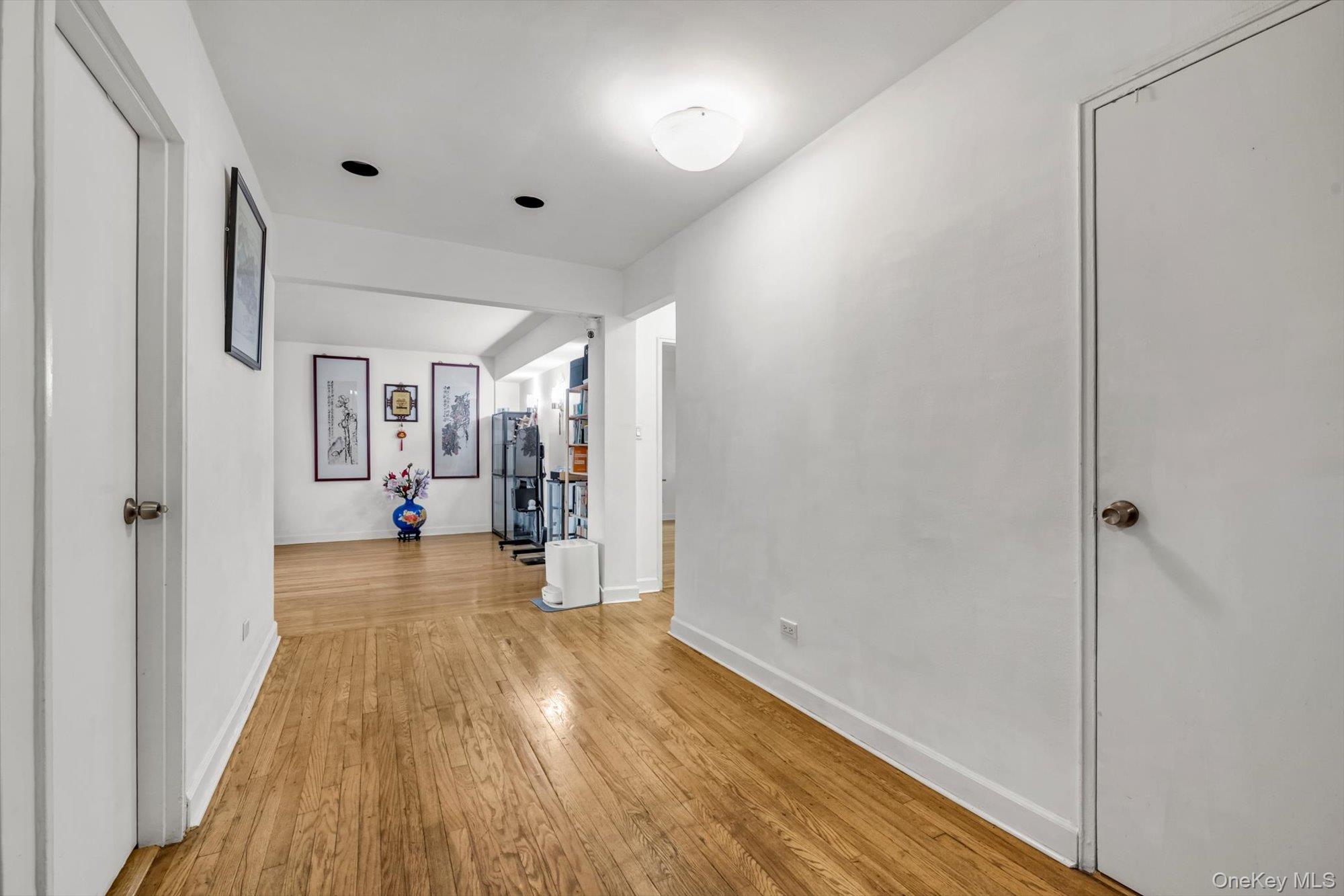 139-15 83 Ave # 305, Briarwood, NY 11435