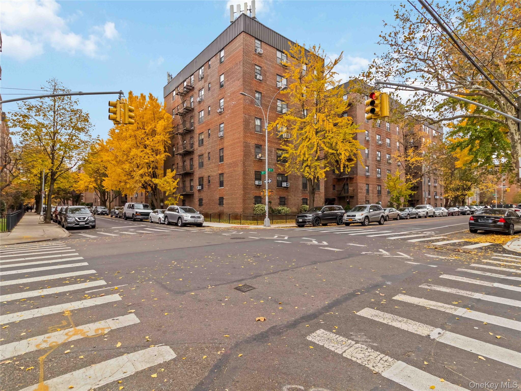 90-10 32nd Avenue # 305, East Elmhurst, NY 11369