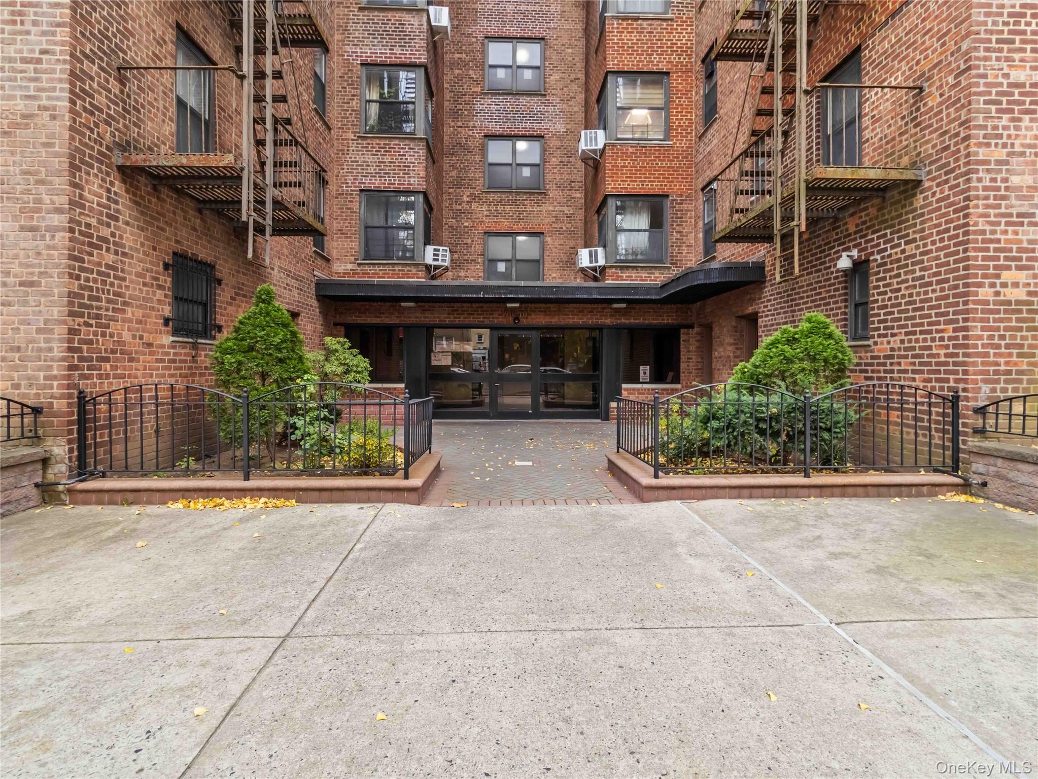 90-10 32nd Avenue # 305, East Elmhurst, NY 11369
