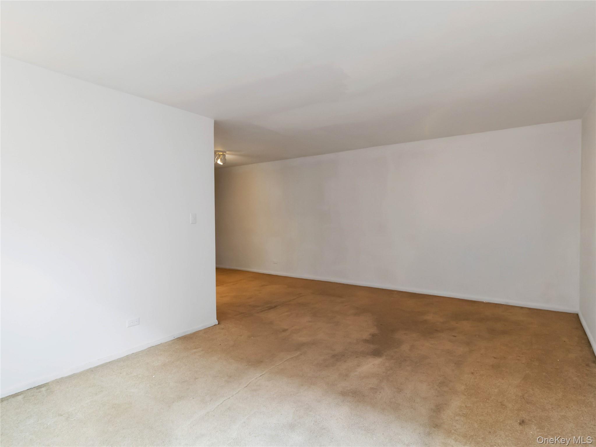 90-10 32nd Avenue # 305, East Elmhurst, NY 11369